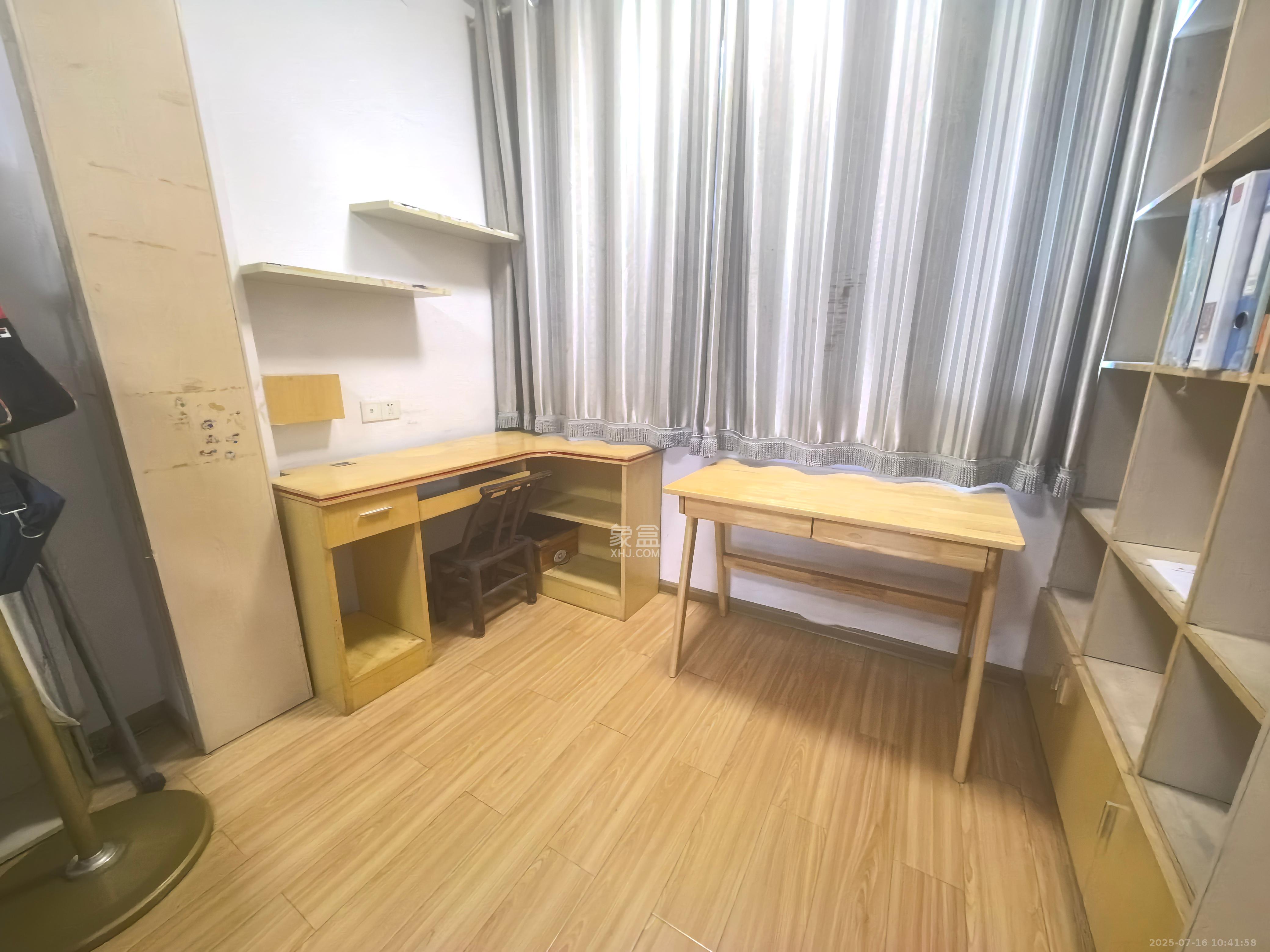 省水院宿舍 2室1厅1卫 2200.0元/月 省水院宿舍 2室1厅1卫 2200.0元/月室内图