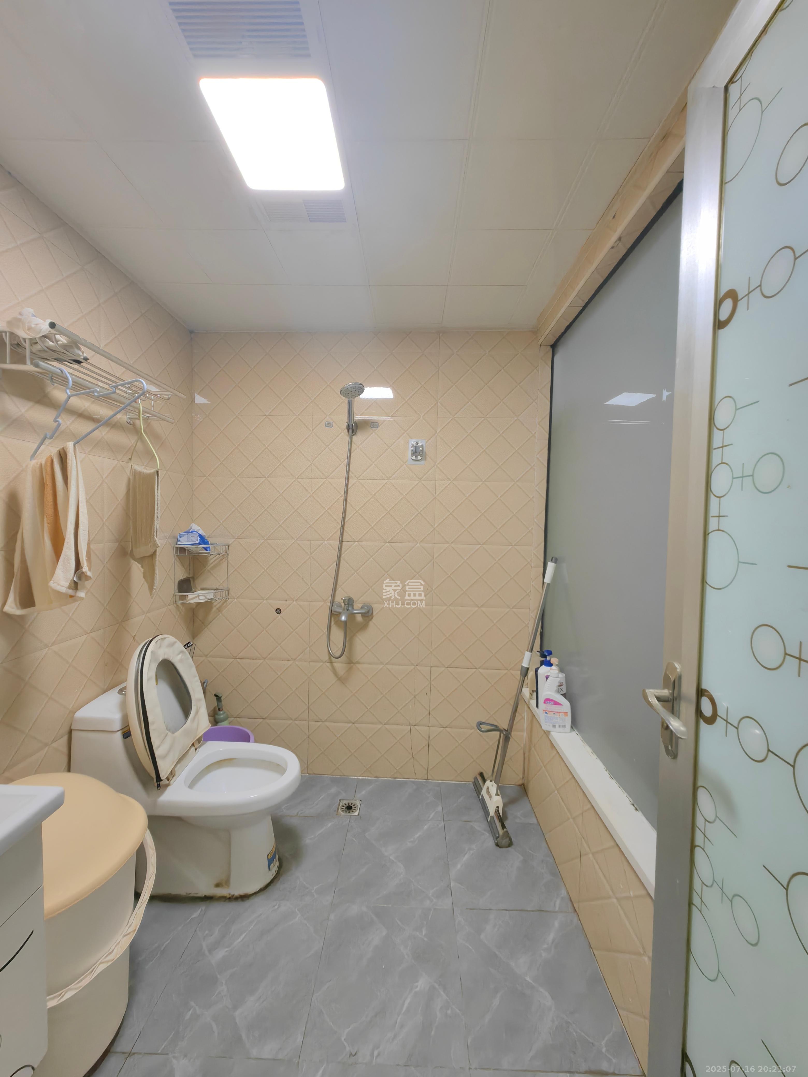 山水湾  1室1厅1卫   1500.00元/月室内图