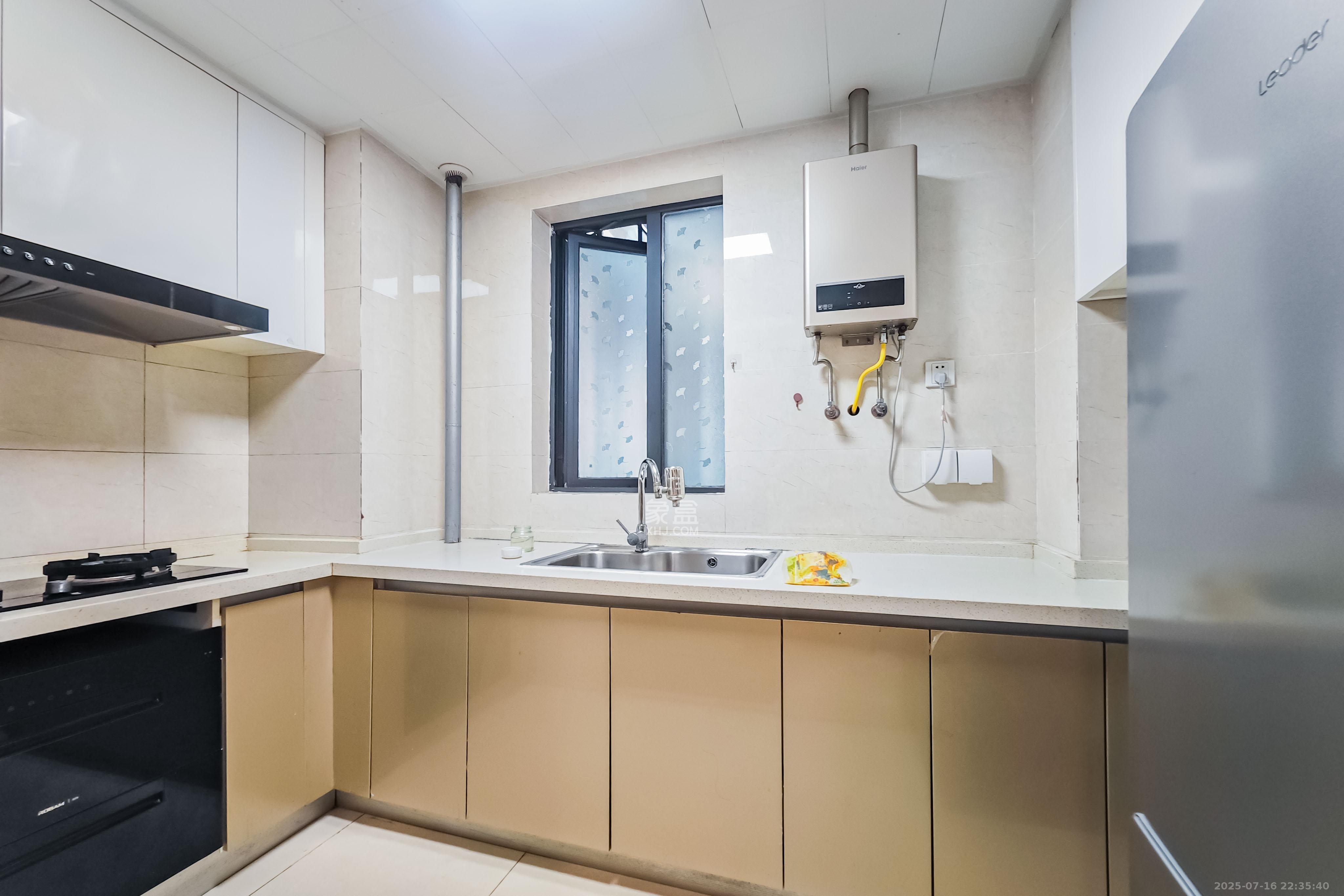 长沙高铁吾悦广场  3室2厅2卫    101.0万 长沙高铁吾悦广场  3室2厅2卫    101.0万厨房