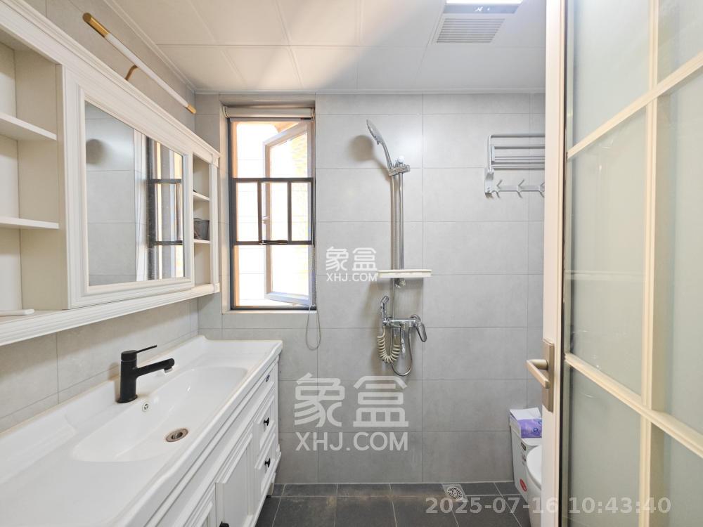 保利城（中航城国际社区、郡原美村）  4室2厅2卫   2500.00元/月室内图