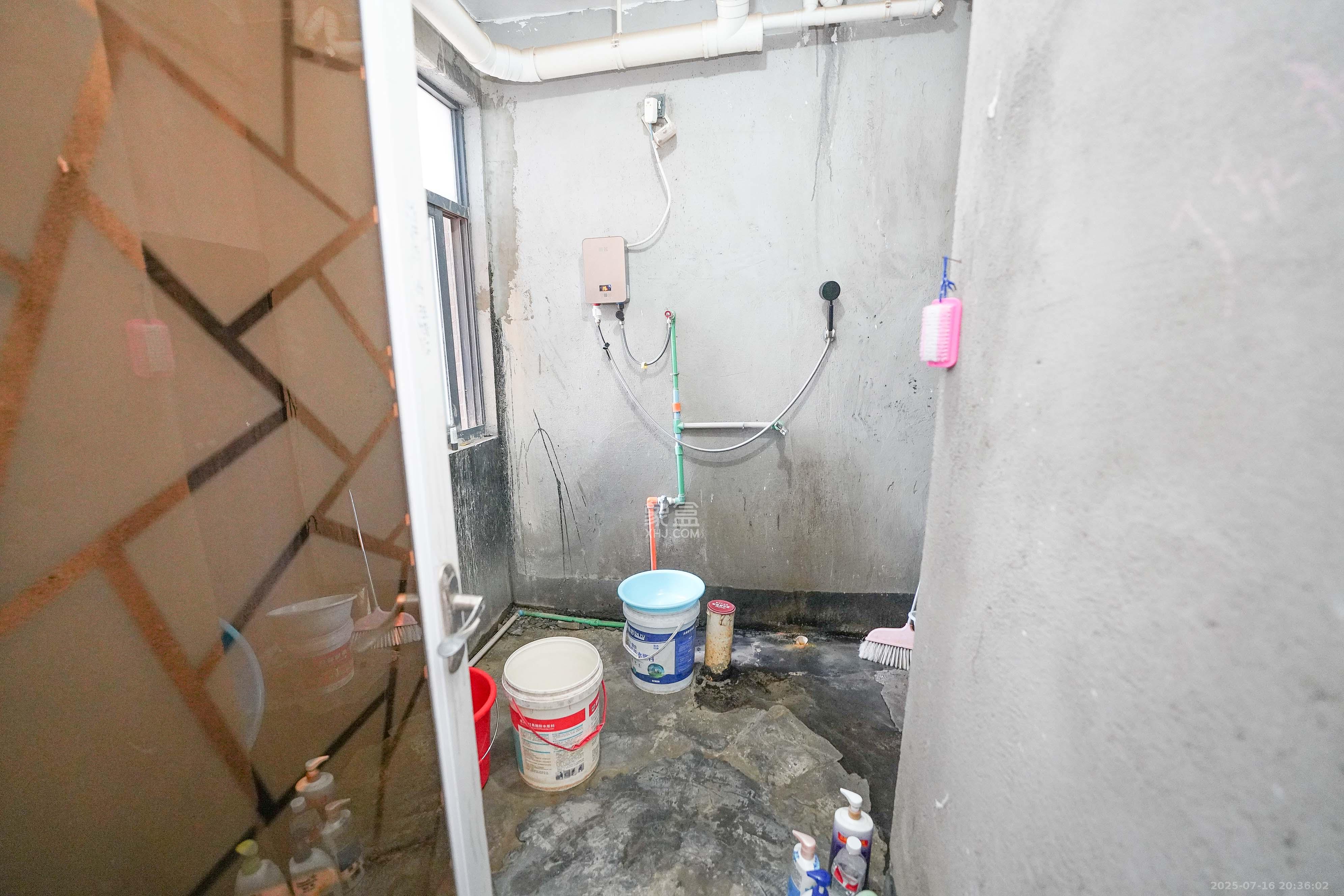 五矿格澜郡  3室2厅2卫    85.0万 五矿格澜郡  3室2厅2卫    85.0万卫生间