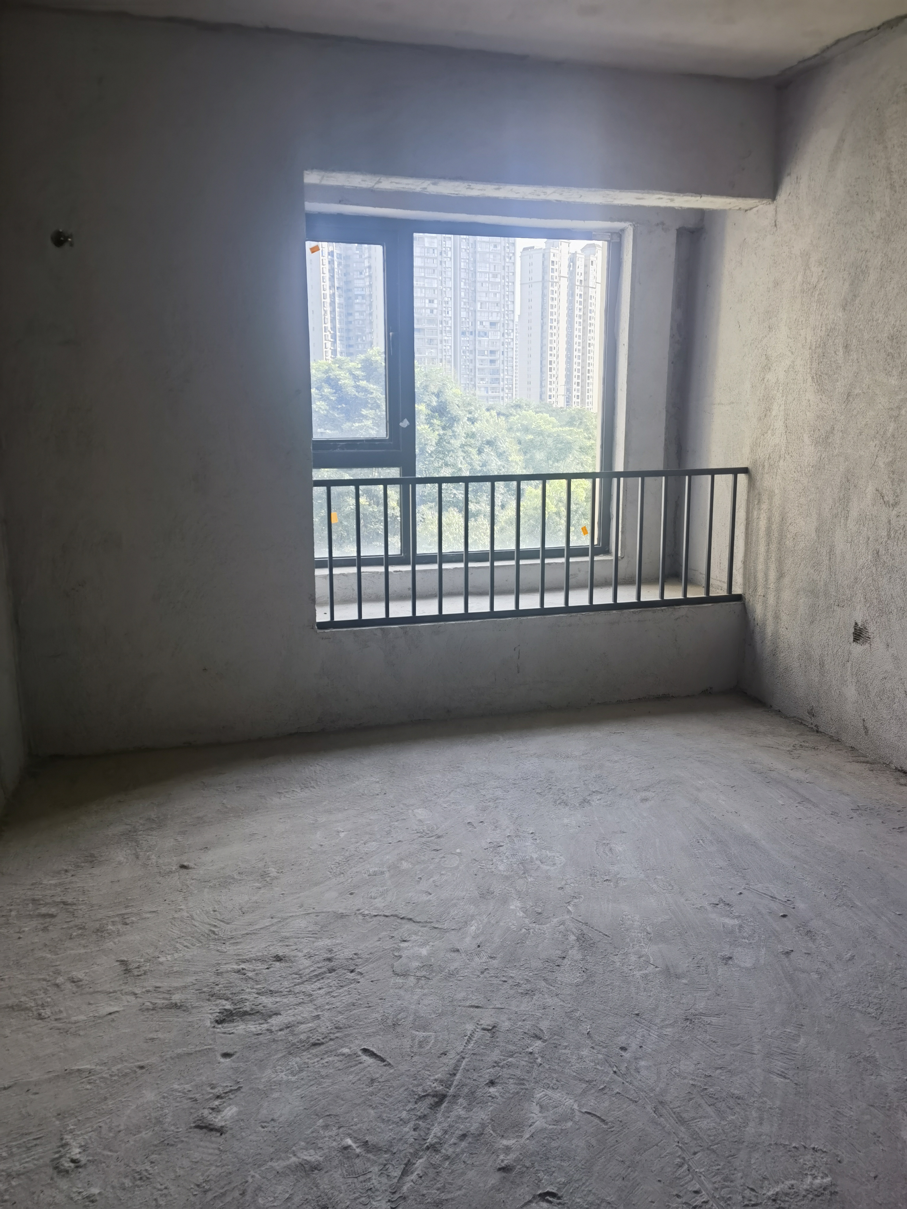 金信园林嘉园 4室2厅2卫 81.8万 金信园林嘉园 4室2厅2卫 81.8万客厅