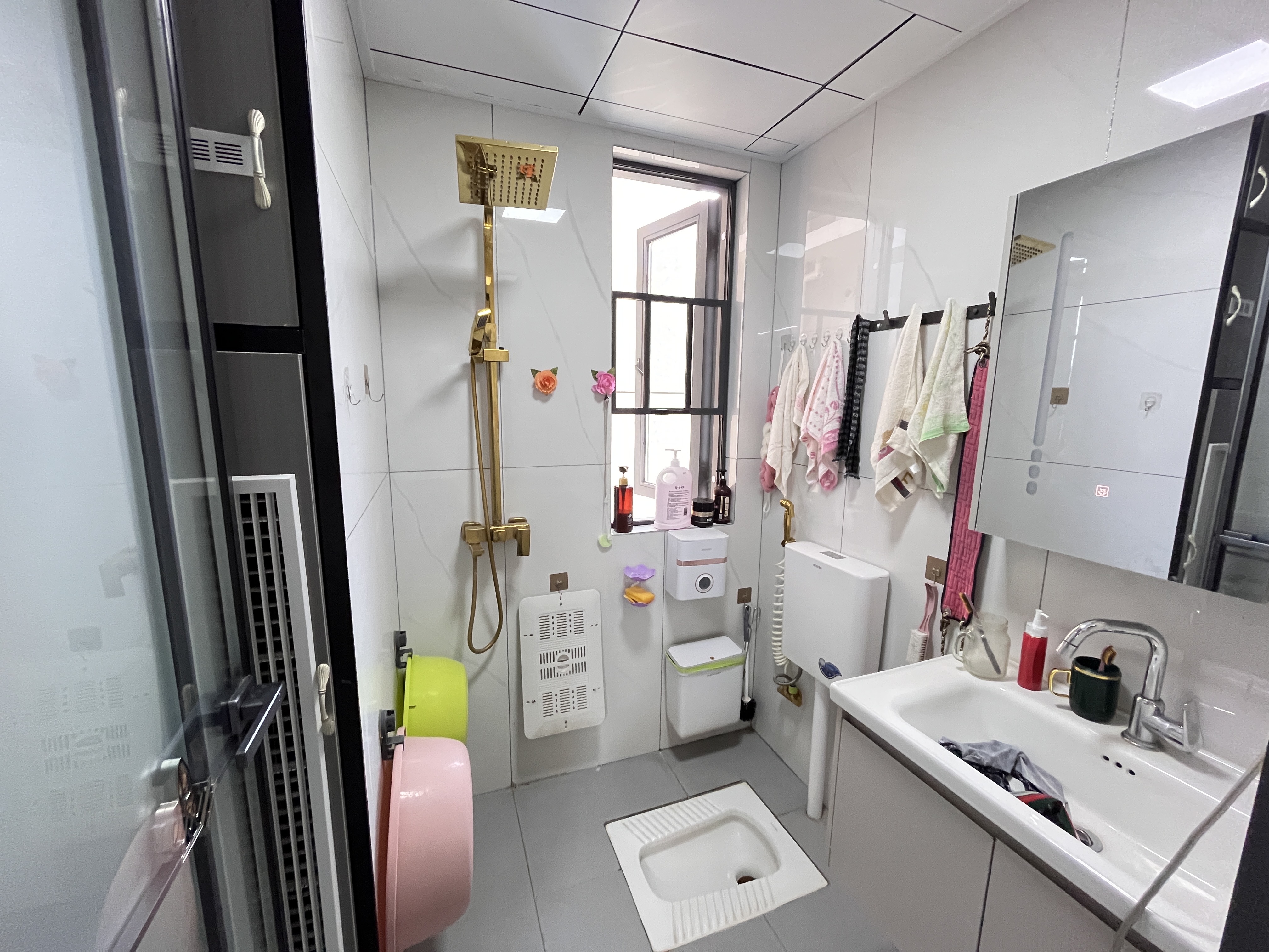 中建凤栖台  3室2厅2卫   69.80万客厅