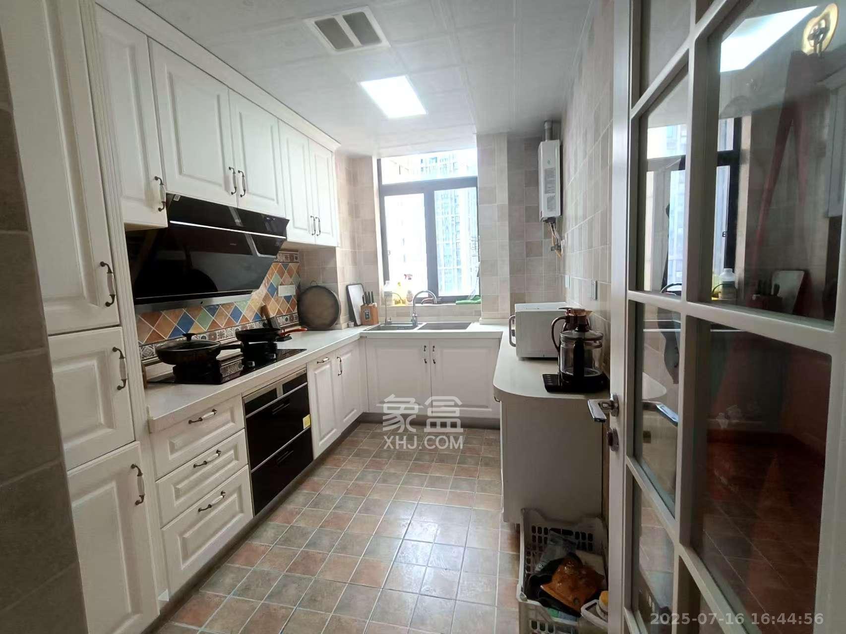 新盛珑璟台 4室2厅2卫 3500.0元/月 新盛珑璟台 4室2厅2卫 3500.0元/月室内图