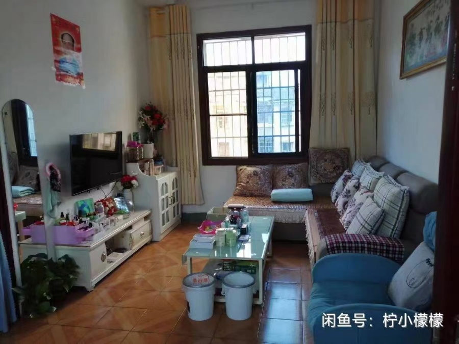 针织新村小区(内衣厂家属楼) 3室2厅1卫 26.8万 针织新村小区(内衣厂家属楼) 3室2厅1卫 26.8万客厅