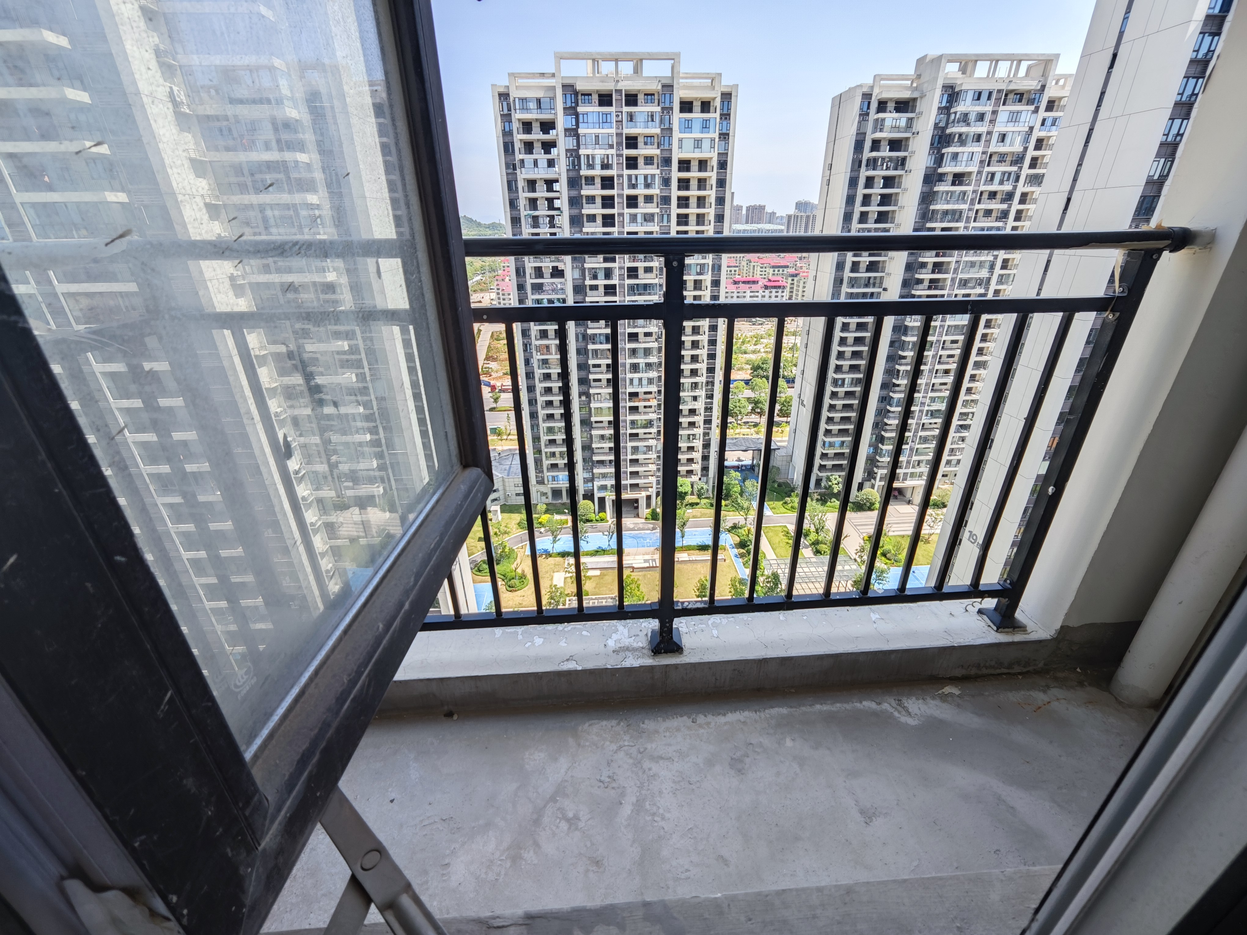 碧桂园正央时代 4室2厅2卫 69.8万 碧桂园正央时代 4室2厅2卫 69.8万阳台