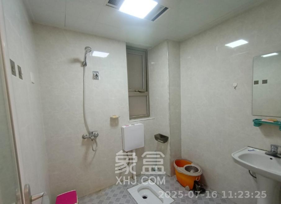 怡海星城  2室2厅1卫   1600.00元/月室内图