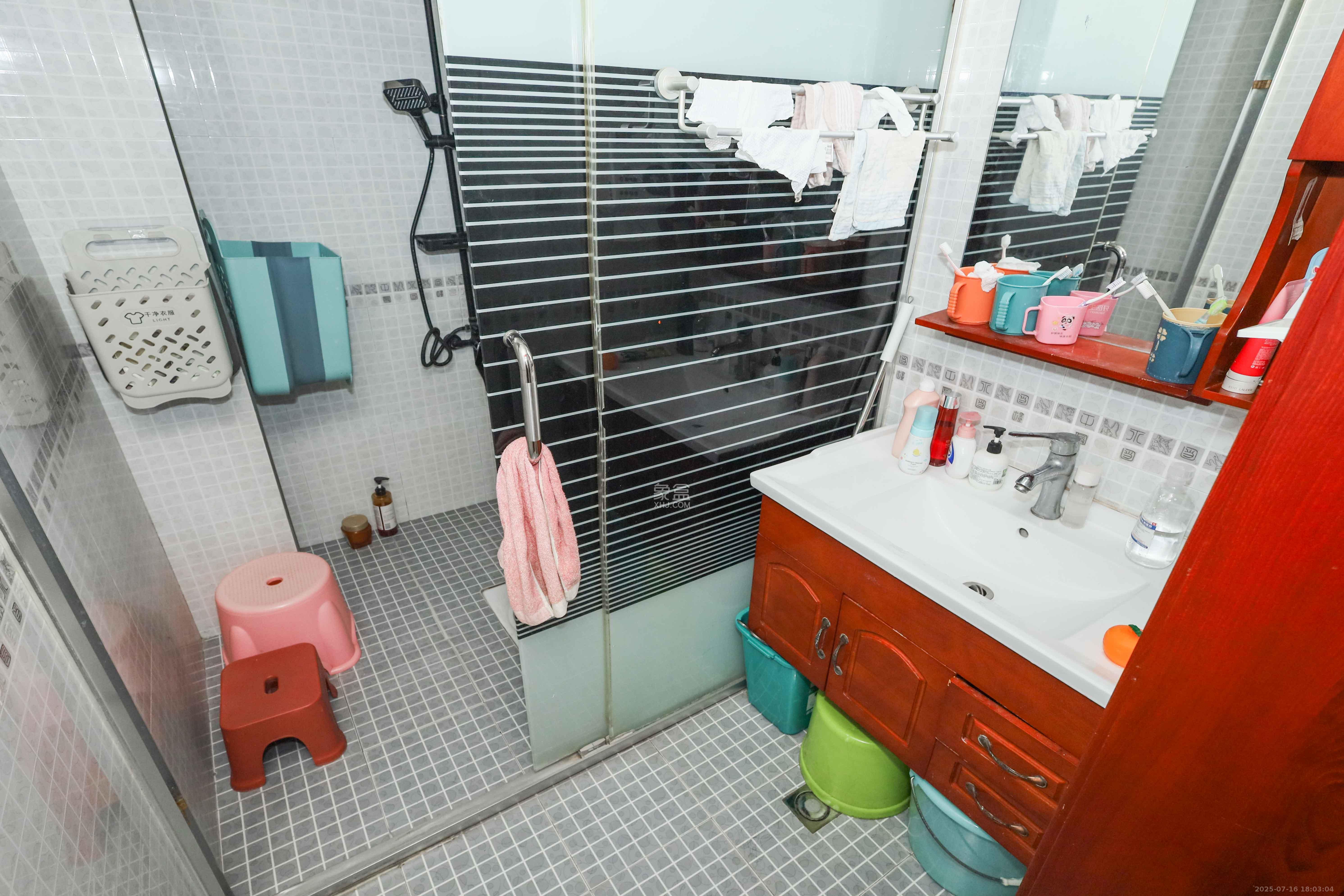 保利麓谷林语F区 3室2厅1卫 82.0万 保利麓谷林语F区 3室2厅1卫 82.0万卫生间