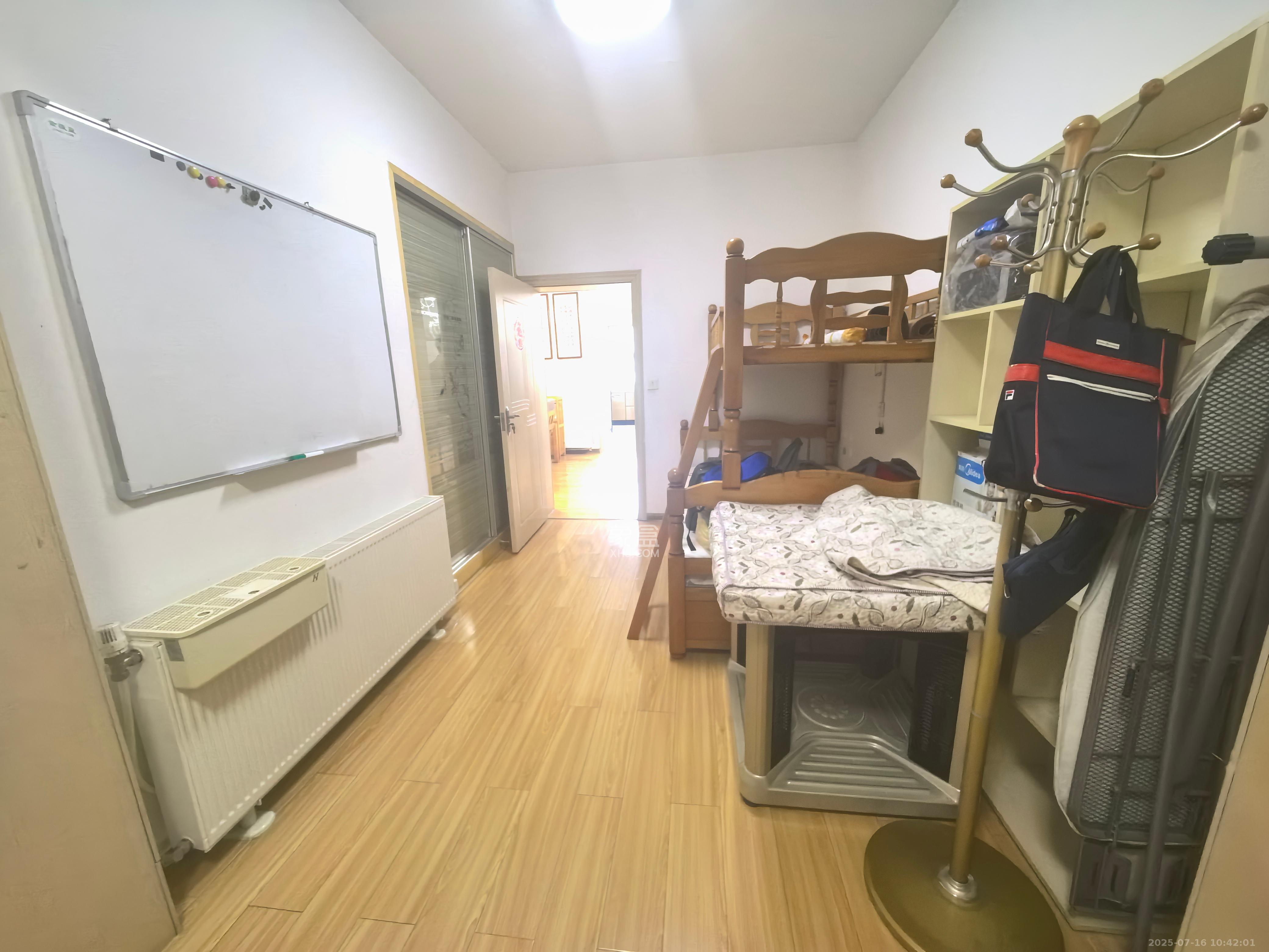 省水院宿舍 2室1厅1卫 2200.0元/月 省水院宿舍 2室1厅1卫 2200.0元/月室内图