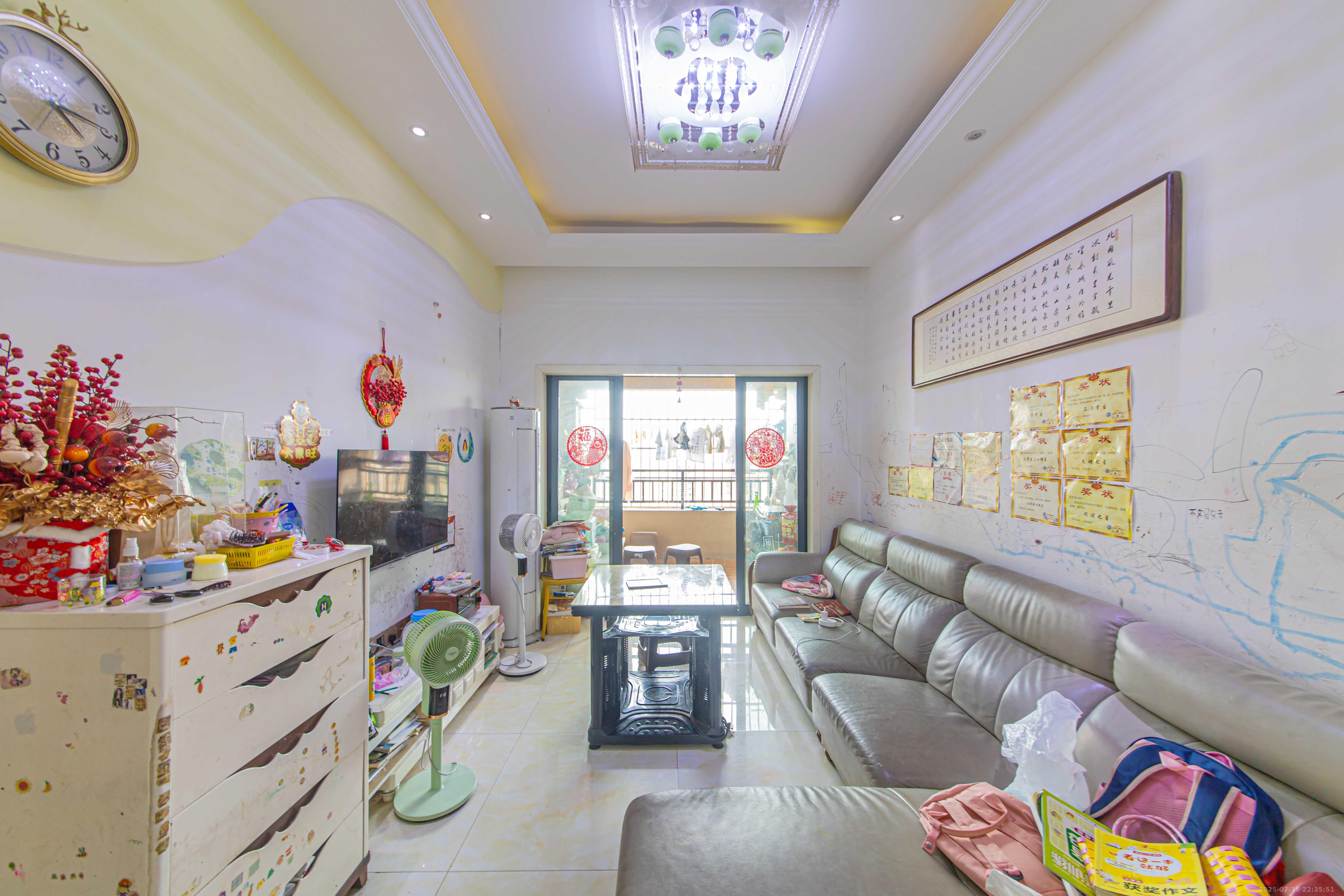 中建芙蓉嘉苑 3室2厅1卫 89.99万 中建芙蓉嘉苑 3室2厅1卫 89.99万客厅