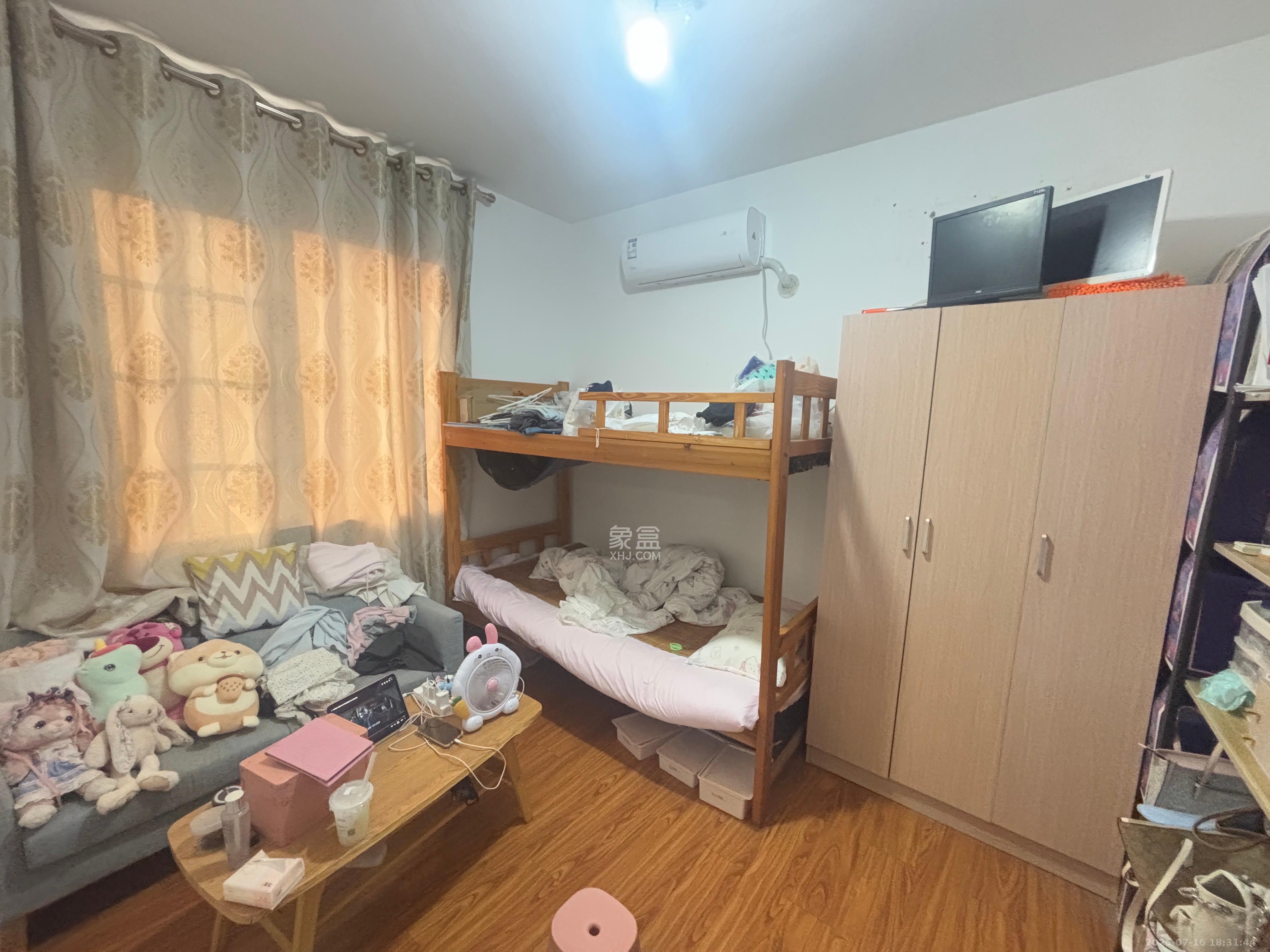 三万英尺  2室2厅1卫   2400.00元/月室内图
