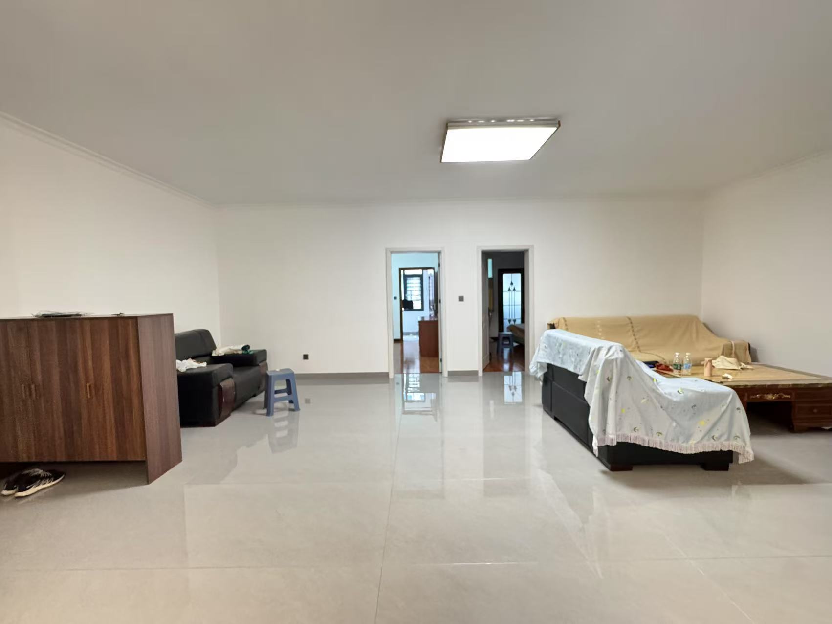 立新二社区  3室2厅2卫   1600.00元/月室内图