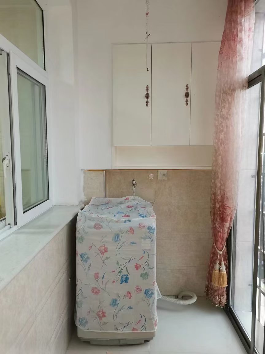 湘中园  1室1厅1卫   1200.00元/月室内图