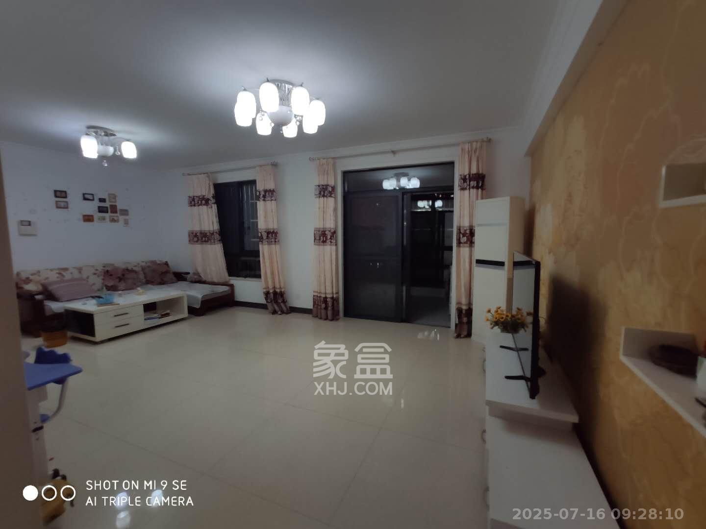 华润凤凰城一期  3室2厅2卫    2200.0元/月 华润凤凰城一期  3室2厅2卫    2200.0元/月室内图