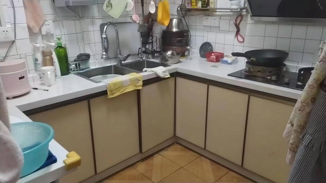 针织新村小区(内衣厂家属楼) 3室2厅1卫 26.8万 针织新村小区(内衣厂家属楼) 3室2厅1卫 26.8万客厅