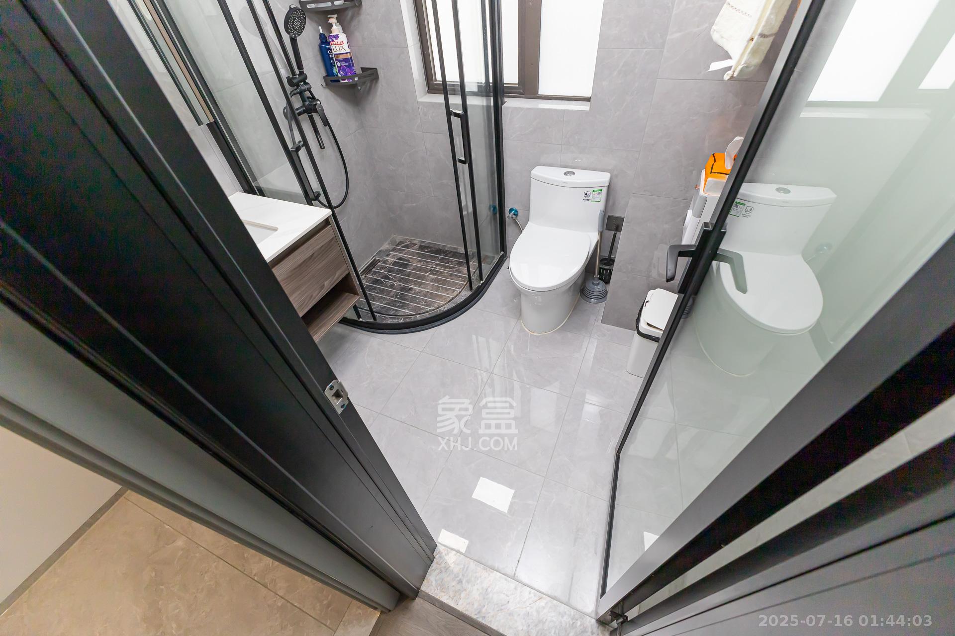 润和湘江天地E区  4室2厅3卫    225.0万 润和湘江天地E区  4室2厅3卫    225.0万卫生间