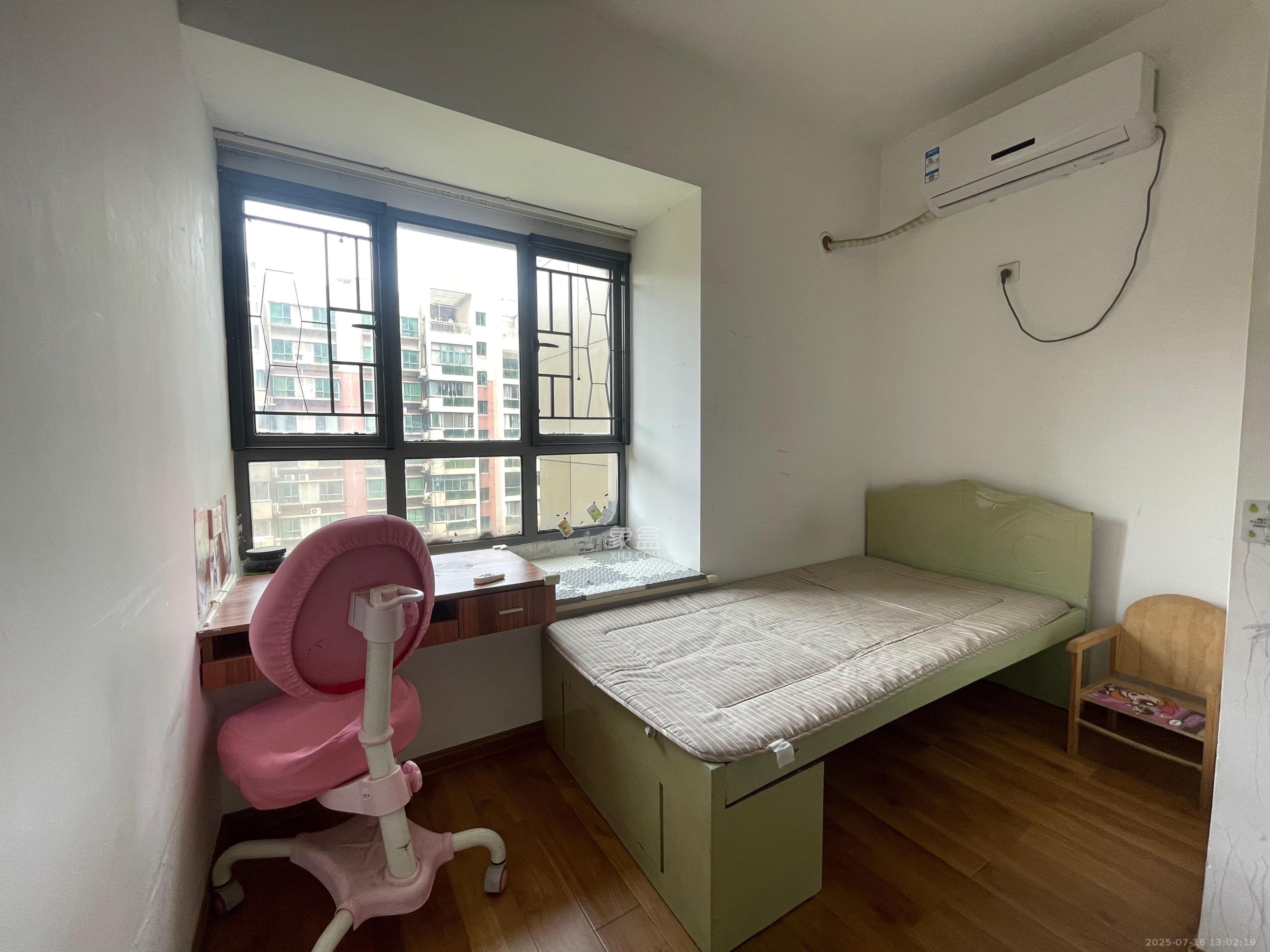 湘府东苑  3室2厅2卫    2000.0元/月室内图