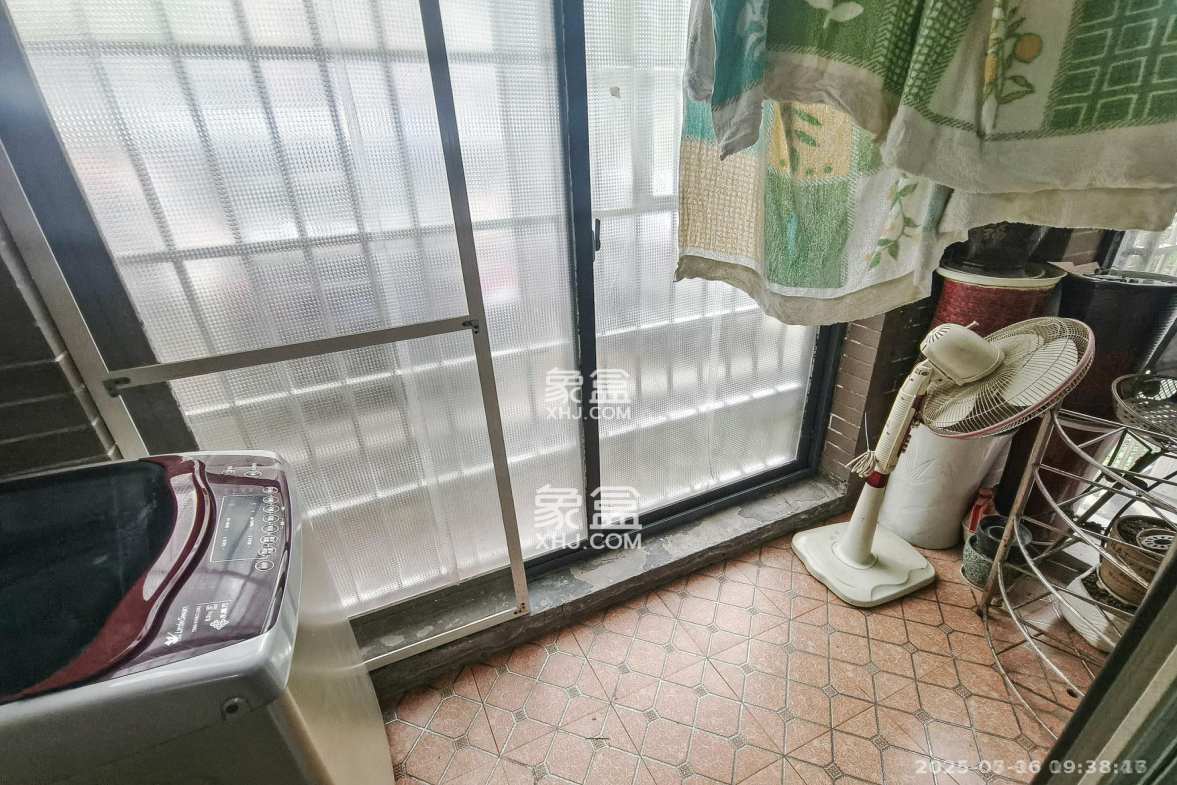 山水湾  3室2厅1卫    1900.0元/月 山水湾  3室2厅1卫    1900.0元/月室内图