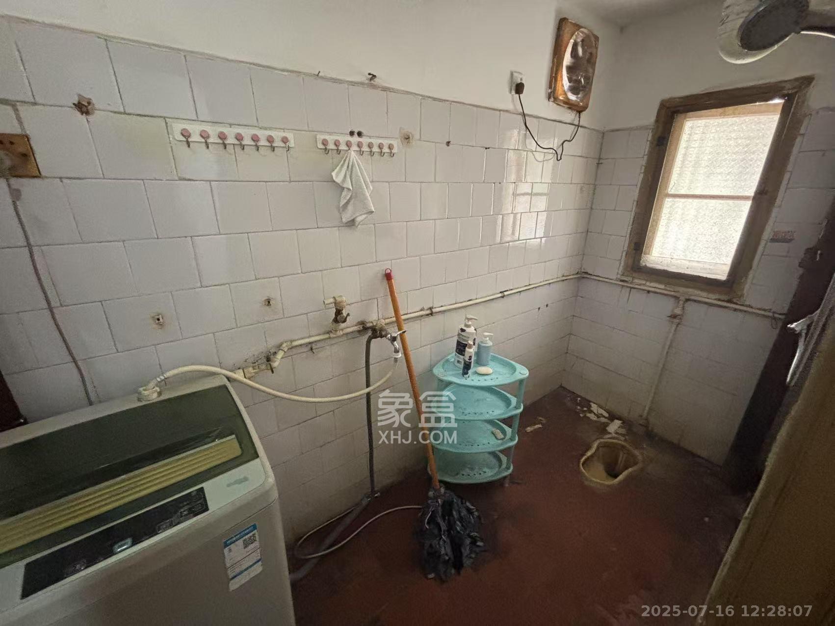 南湖公寓(万顺公寓) 1室1厅1卫 1300.0元/月 南湖公寓(万顺公寓) 1室1厅1卫 1300.0元/月室内图