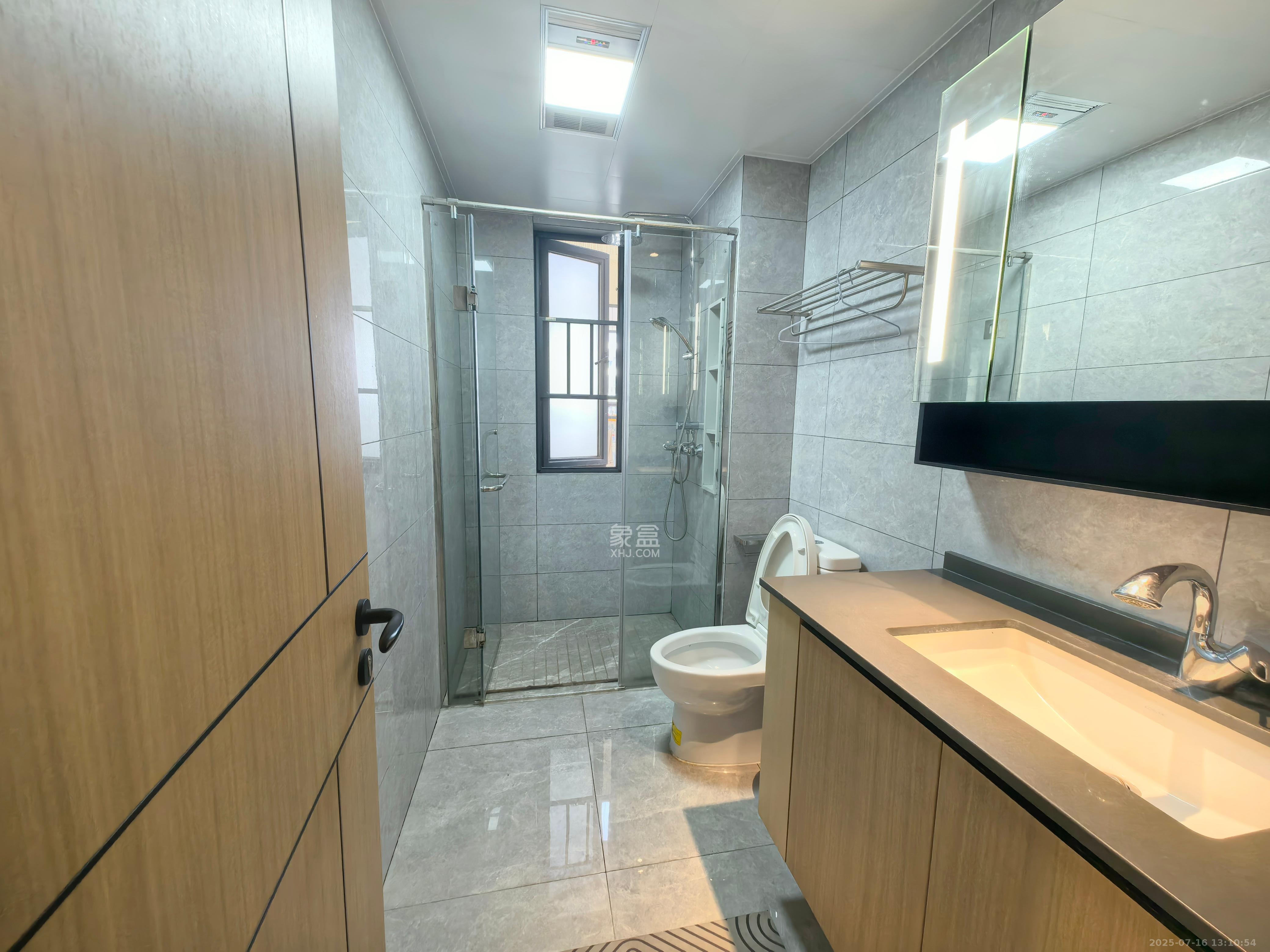 爱家当代境  3室2厅2卫    3100.0元/月 爱家当代境  3室2厅2卫    3100.0元/月室内图