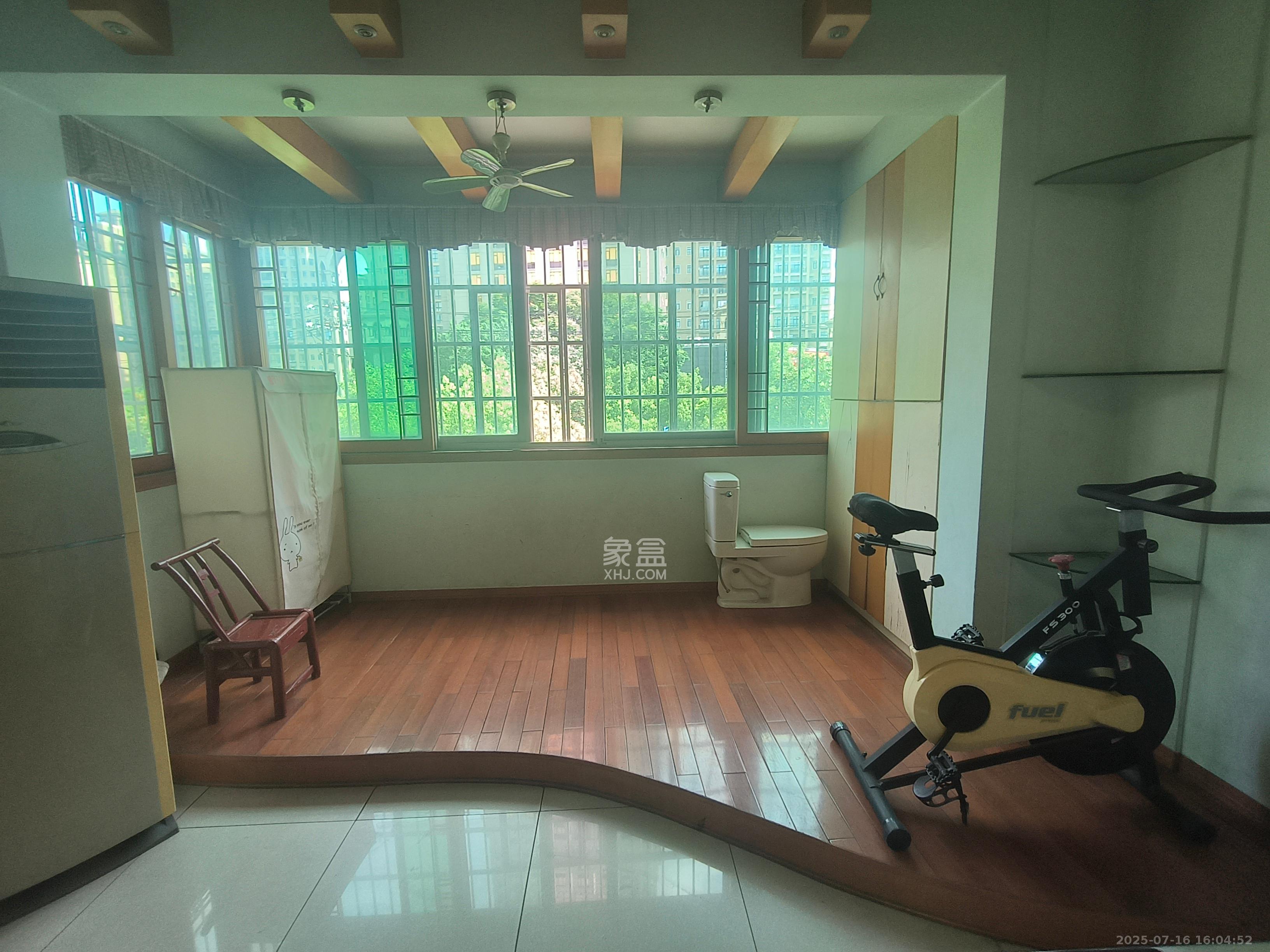 咸嘉新村嘉明苑  3室2厅2卫    2100.0元/月室内图