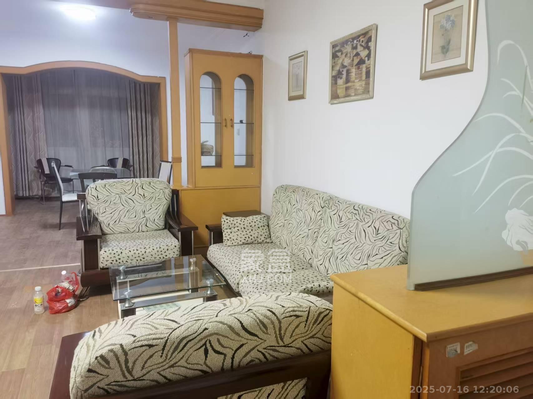 航空母舰 3室2厅2卫 3200.0元/月 航空母舰 3室2厅2卫 3200.0元/月室内图