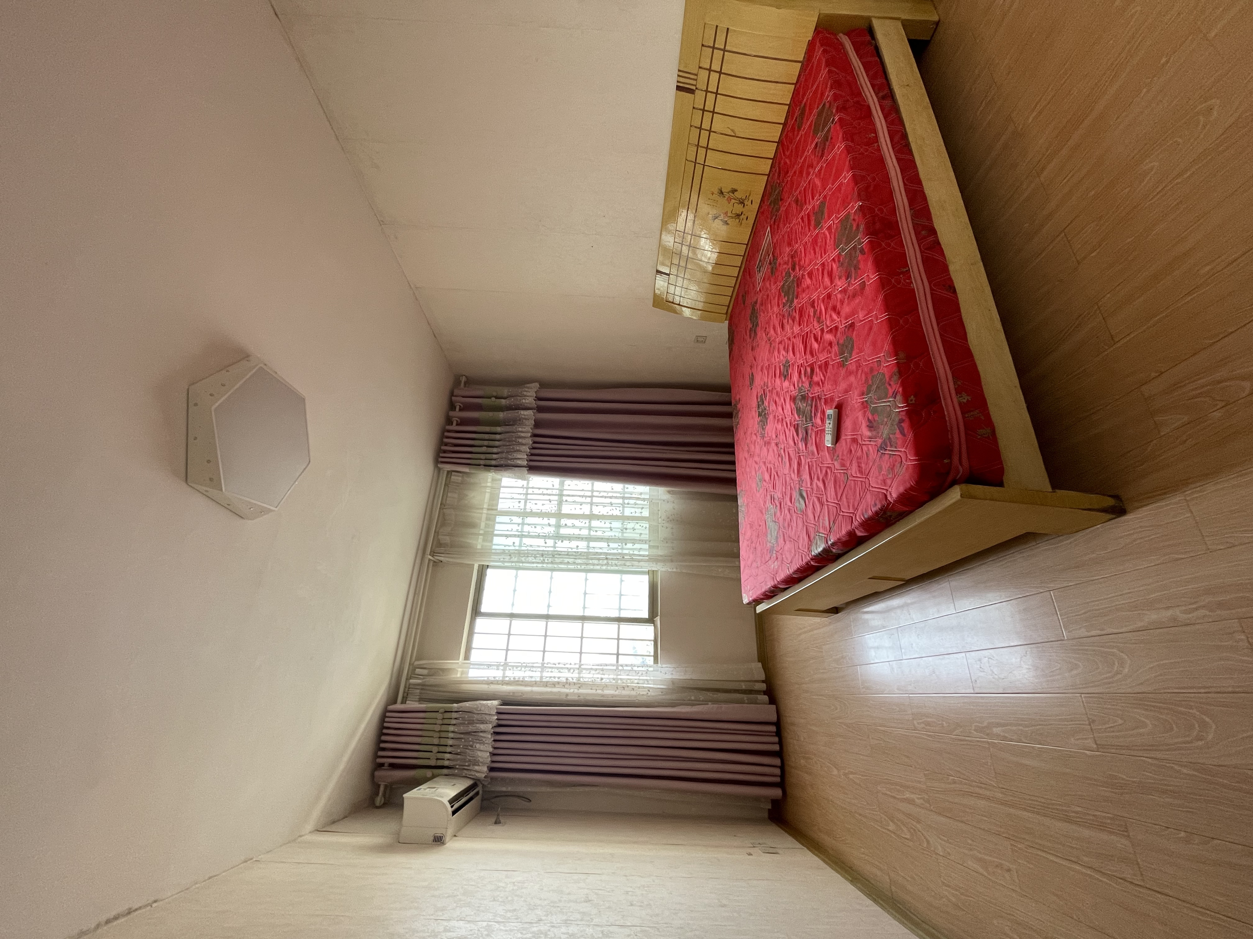 香山红叶  3室2厅2卫   50.80万客厅