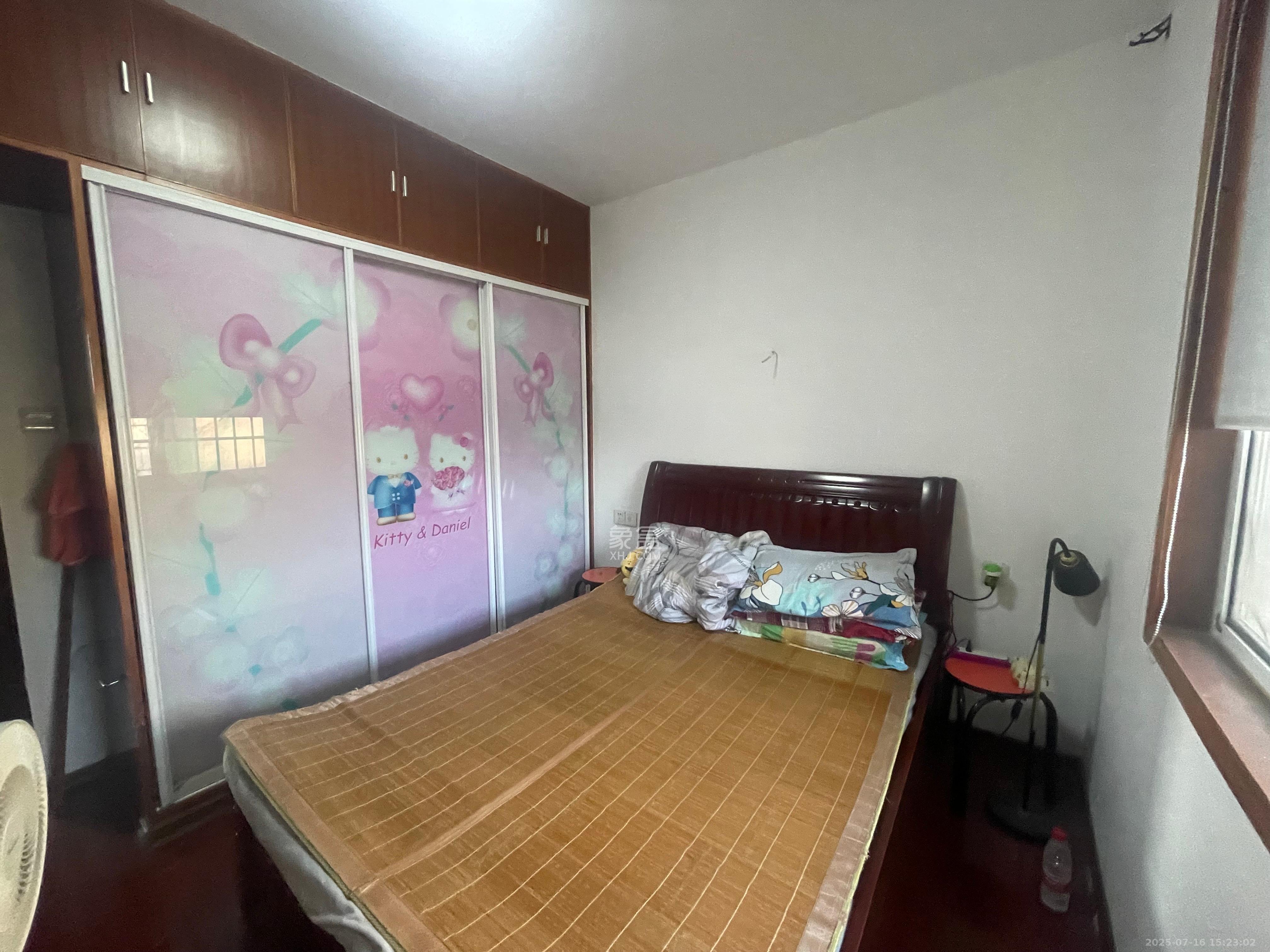 香槟小镇(香槟花苑）  2室2厅1卫    1650.0元/月室内图1
