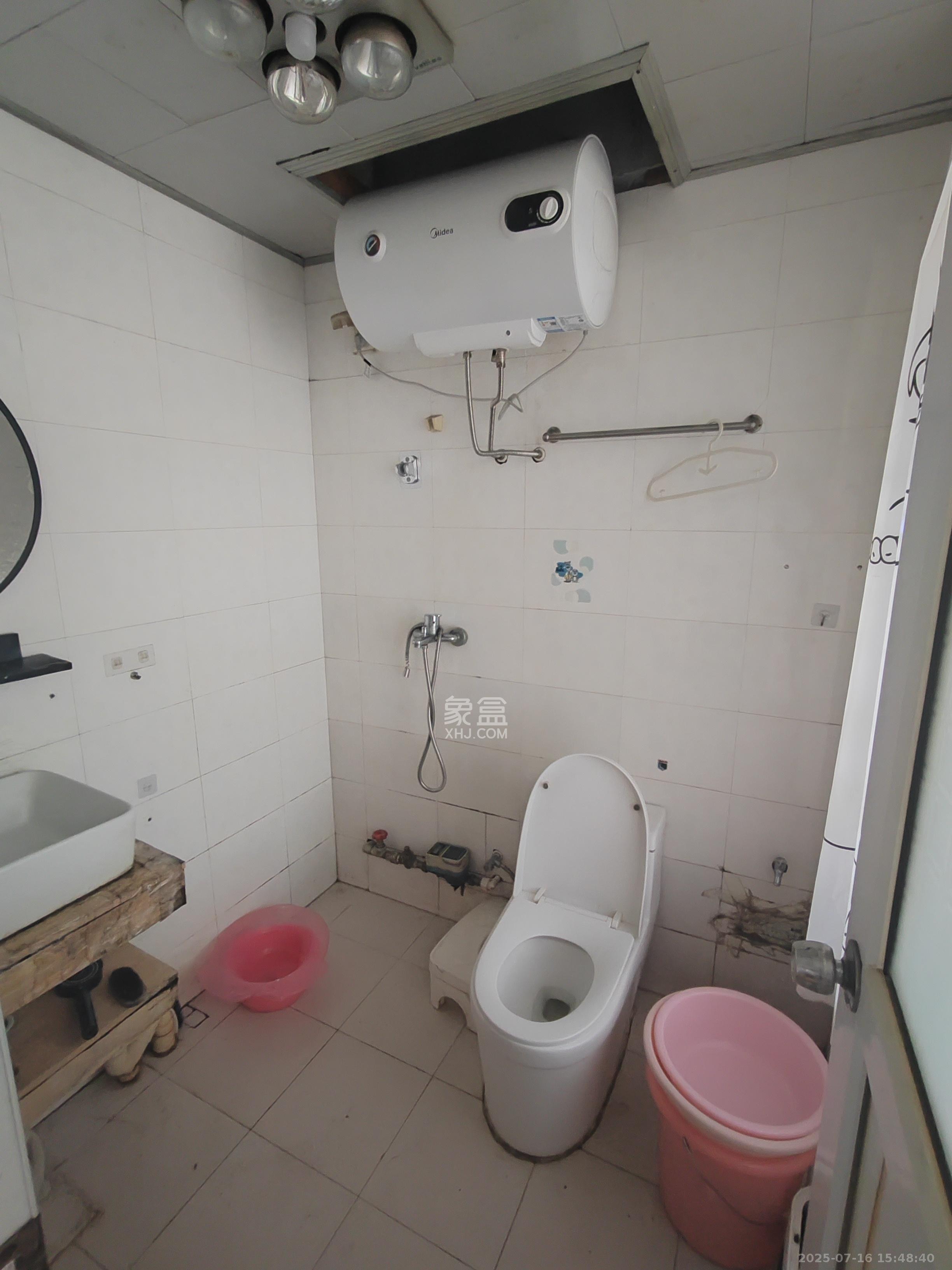 七彩丽都  1室1厅1卫    2000.0元/月 七彩丽都  1室1厅1卫    2000.0元/月室内图