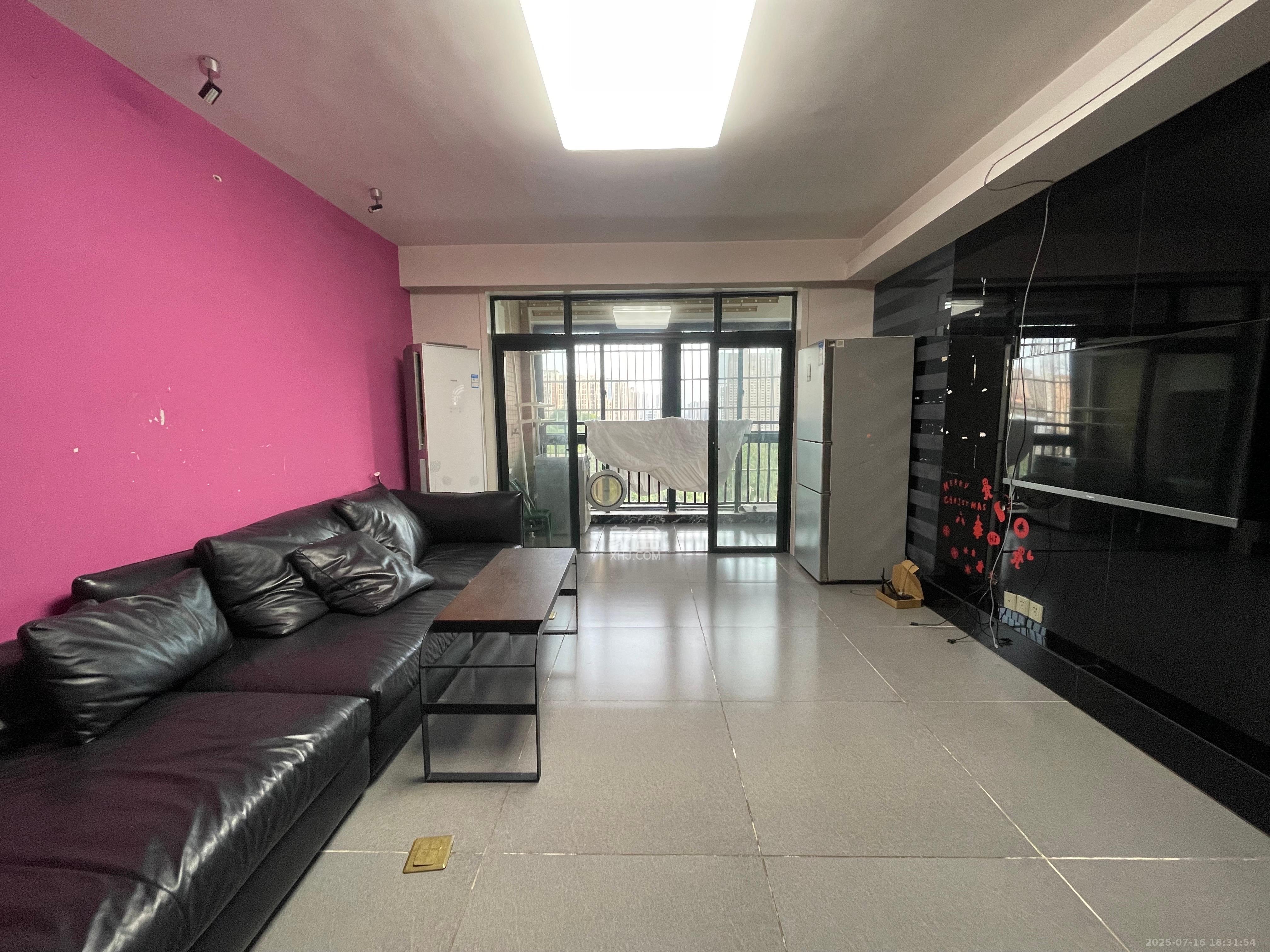 东岸锦城(东方人家) 3室2厅1卫 2300.0元/月 东岸锦城(东方人家) 3室2厅1卫 2300.0元/月室内图