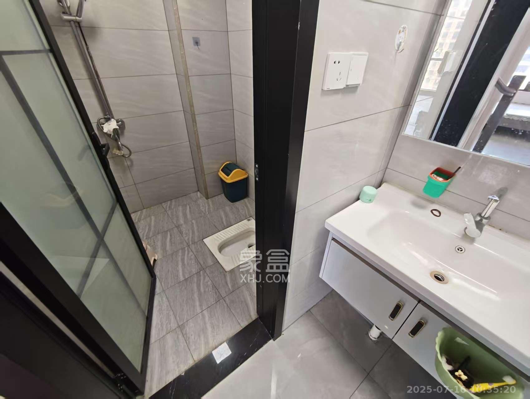 阳光城尚东湾蓝莓苑  4室2厅2卫    2800.0元/月 阳光城尚东湾蓝莓苑  4室2厅2卫    2800.0元/月室内图