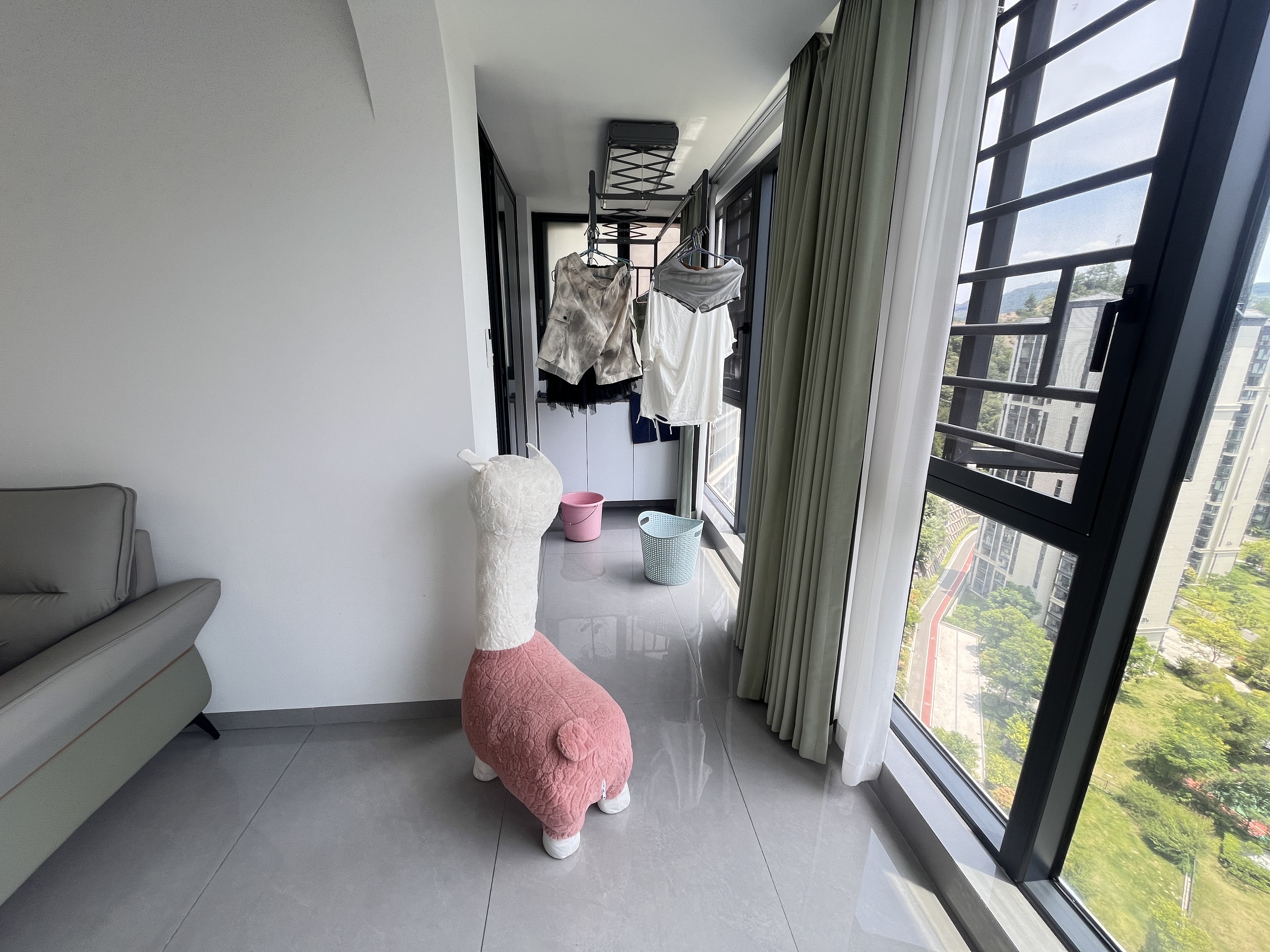 中建凤栖台  3室2厅2卫   69.80万客厅