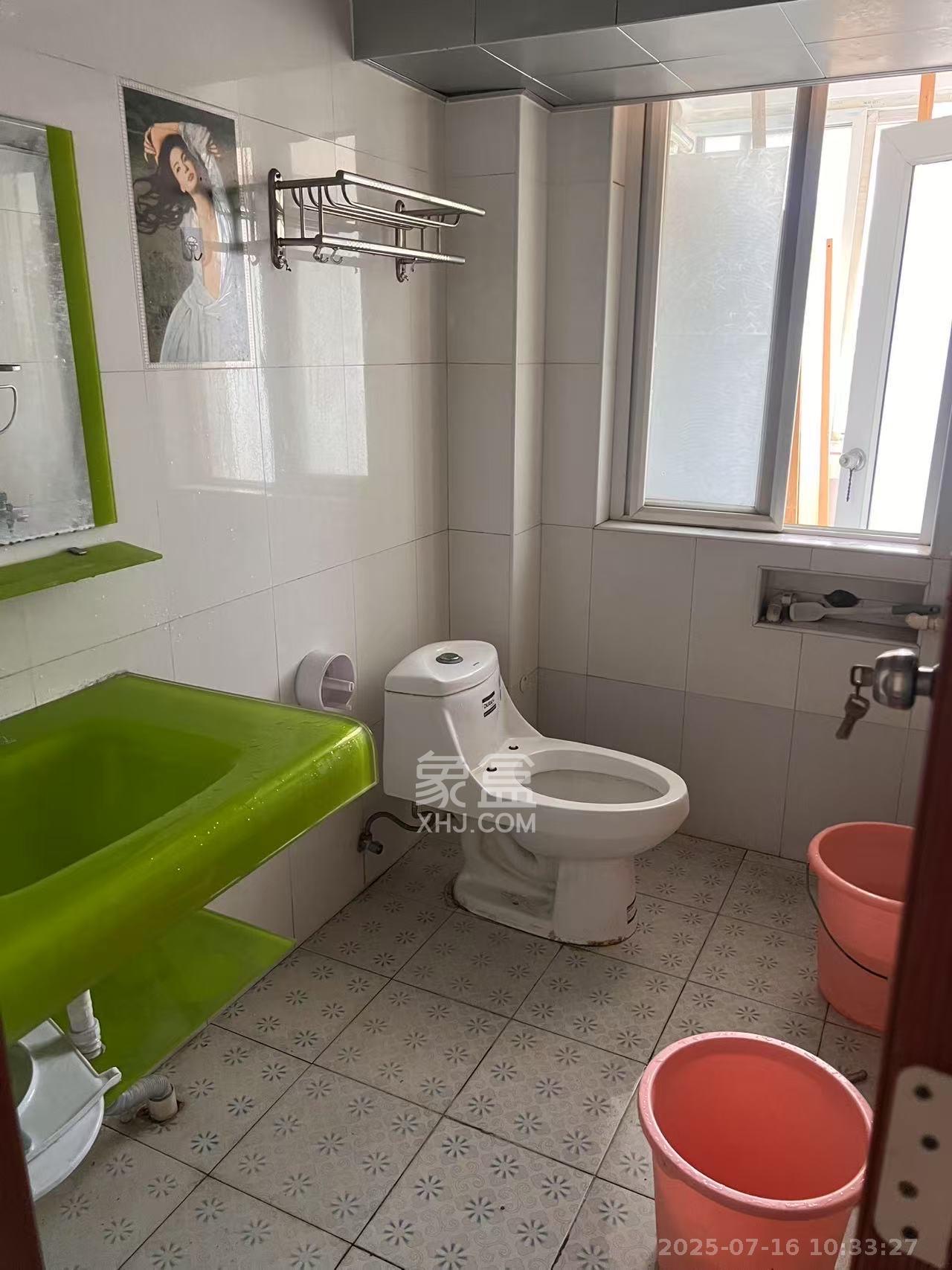 德润园 3室2厅2卫 2000.0元/月 德润园 3室2厅2卫 2000.0元/月室内图