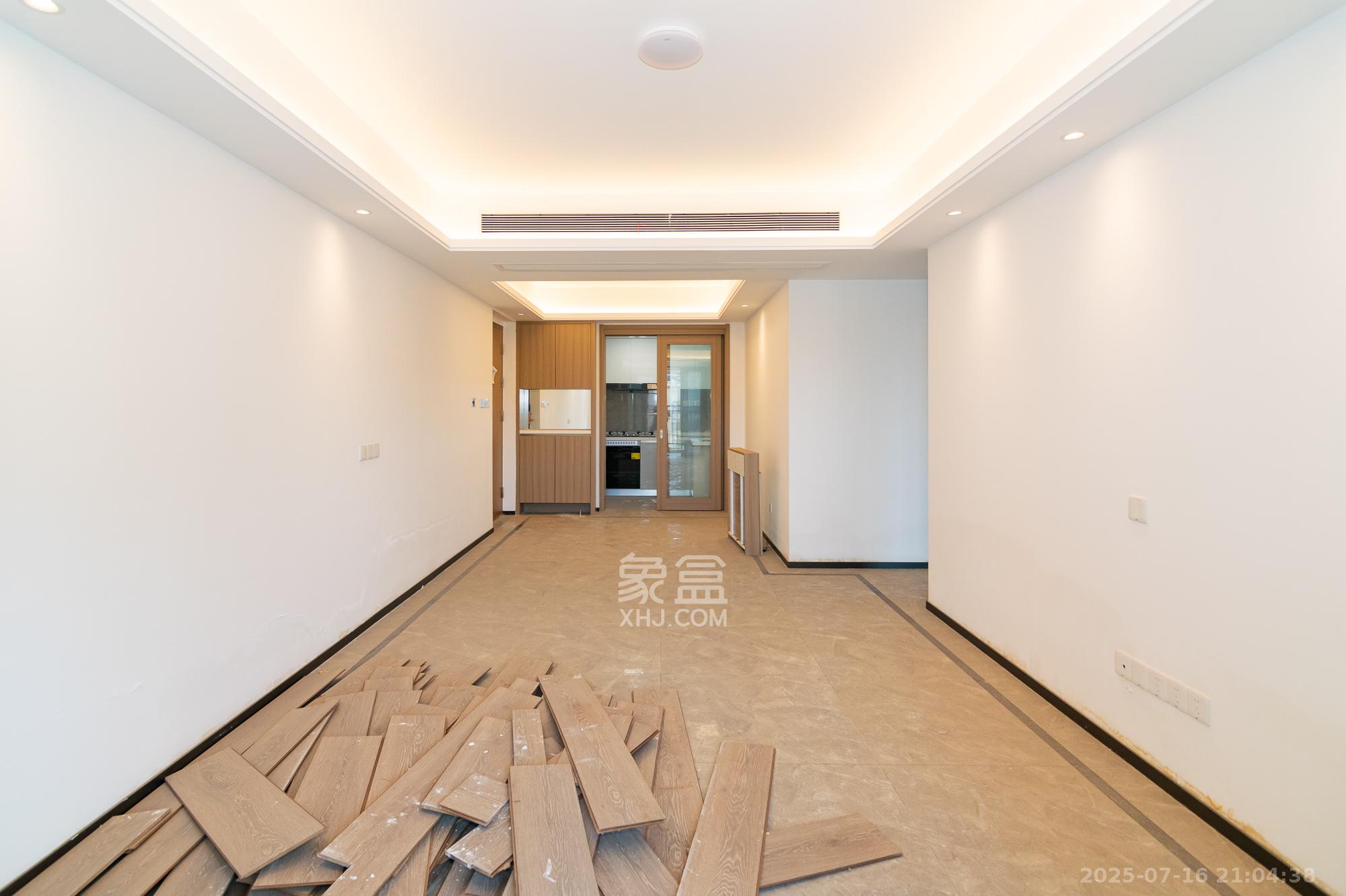 金辉优步学府  4室2厅2卫    103.0万 金辉优步学府  4室2厅2卫    103.0万客厅