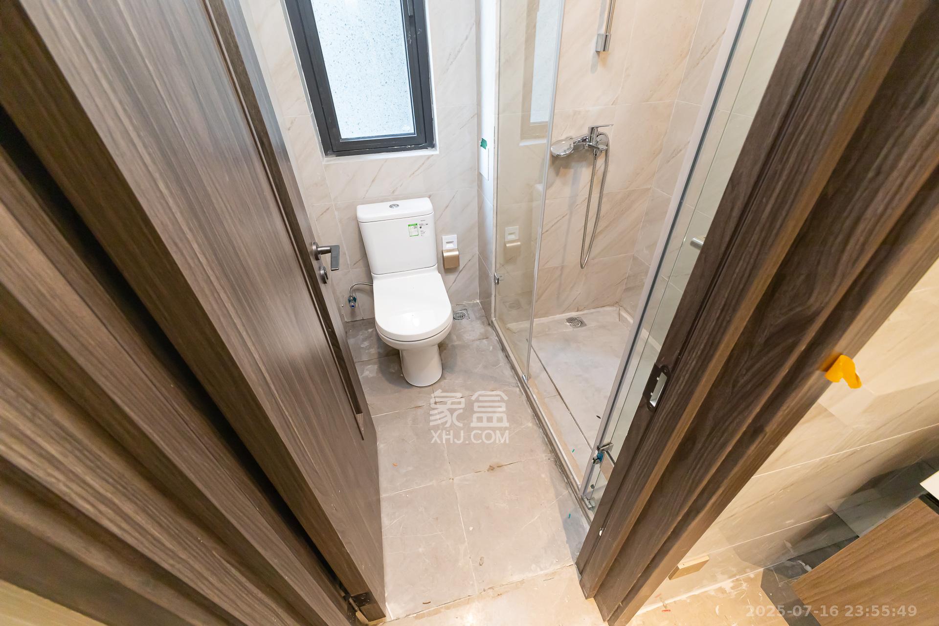 龙湖翠湖壹号 3室2厅2卫 118.0万 龙湖翠湖壹号 3室2厅2卫 118.0万卫生间