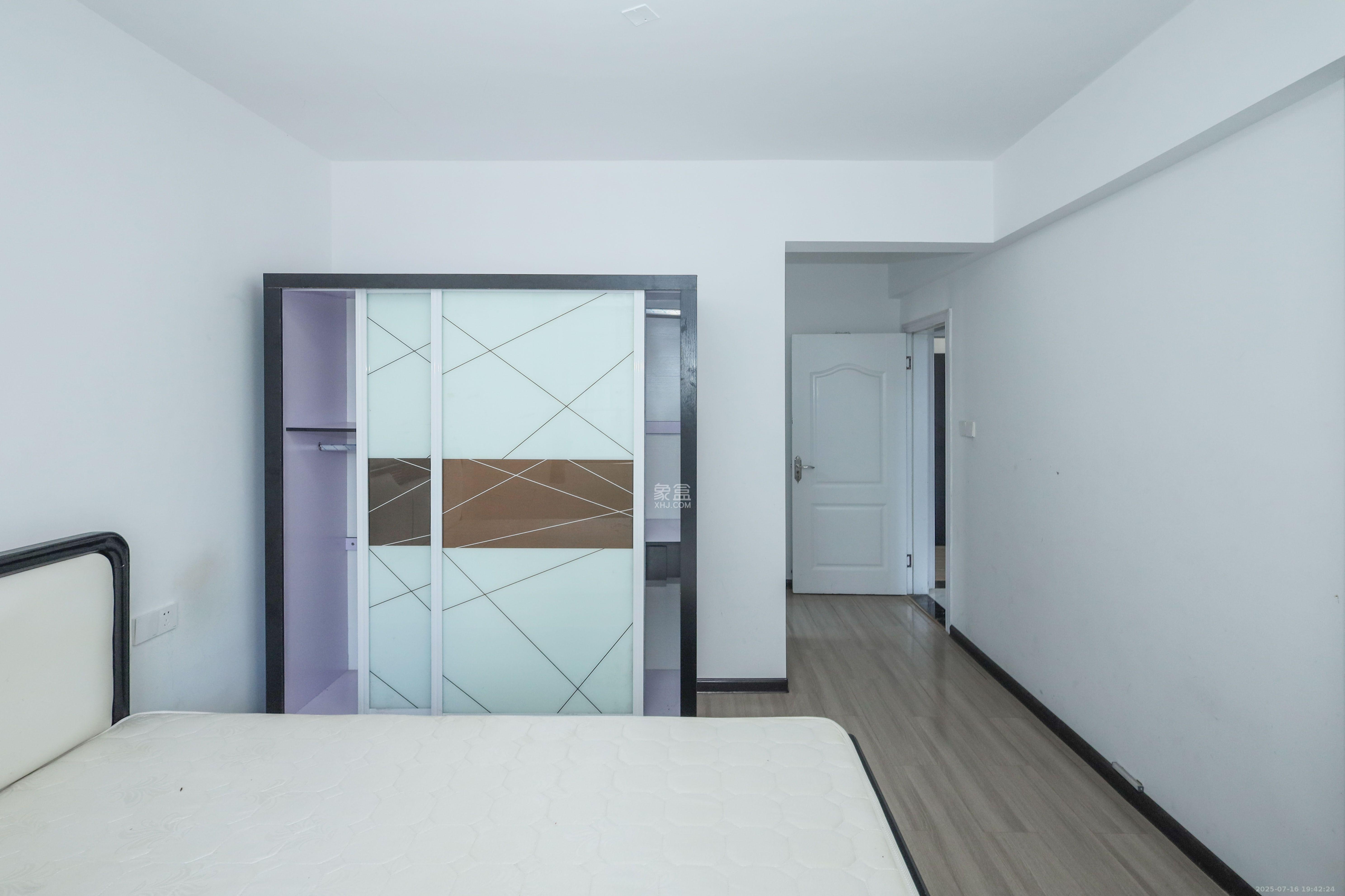 中国铁建梅溪青秀二期 3室2厅2卫 2650.0元/月 中国铁建梅溪青秀二期 3室2厅2卫 2650.0元/月室内图