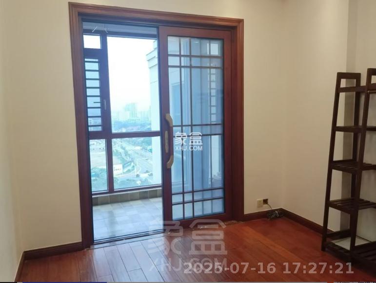 武广国际学苑 3室2厅2卫 2100.0元/月 武广国际学苑 3室2厅2卫 2100.0元/月室内图