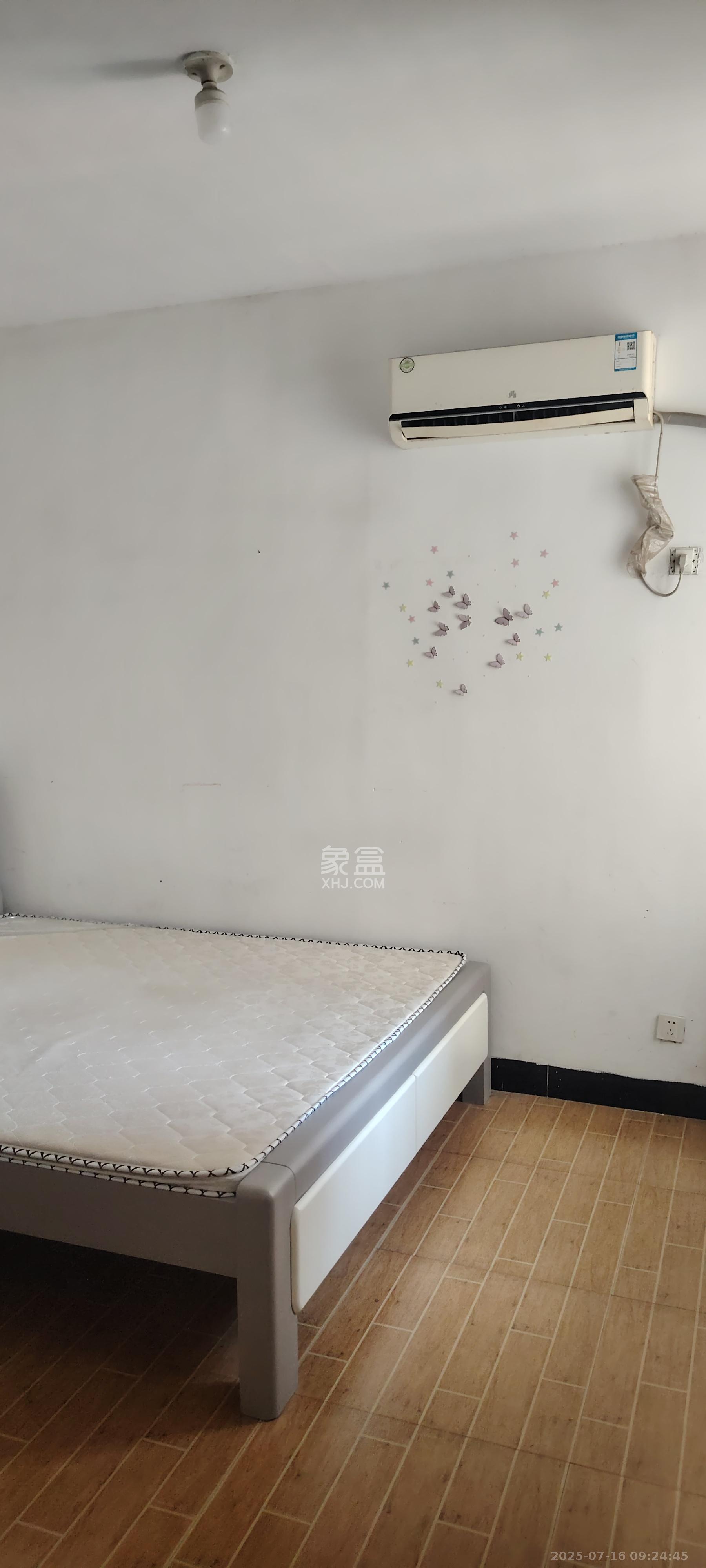 文景家园  4室2厅1卫    2700.0元/月室内图