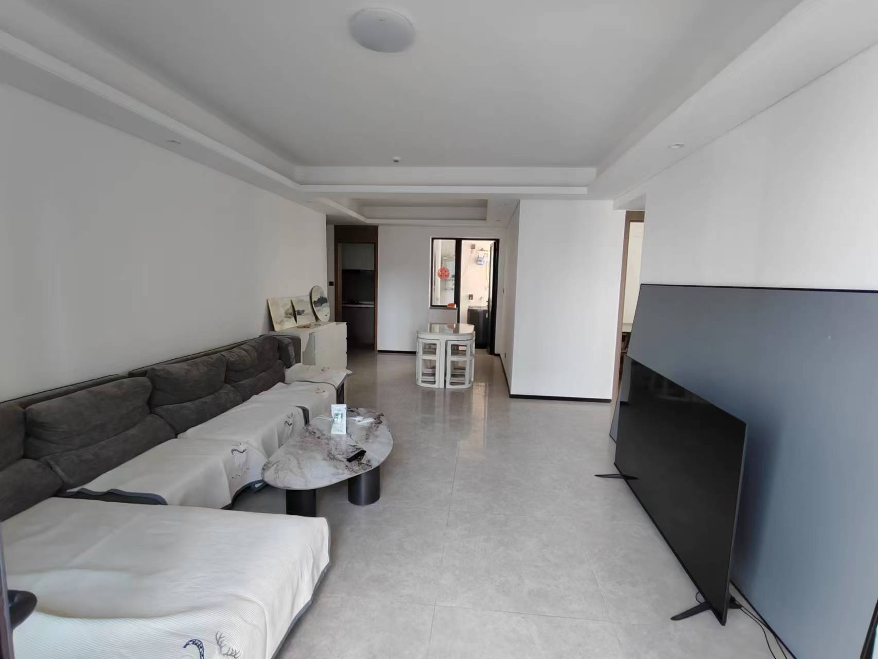 华润中心三期  4室2厅2卫    400.0万 华润中心三期  4室2厅2卫    400.0万客厅