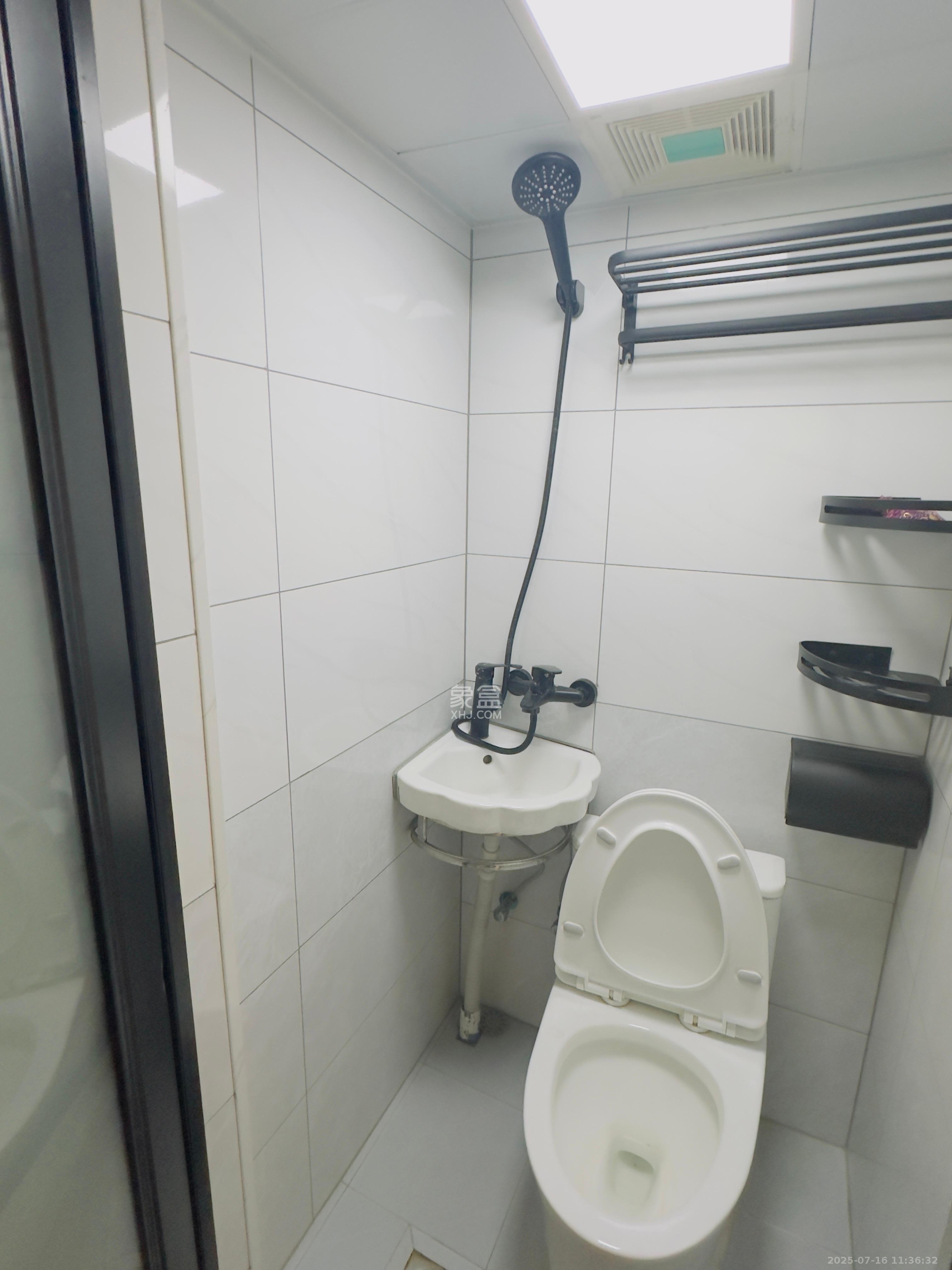 龙湖湘江星座(祺鑫星座公寓) 2室1厅2卫 2300.0元/月 龙湖湘江星座(祺鑫星座公寓) 2室1厅2卫 2300.0元/月室内图