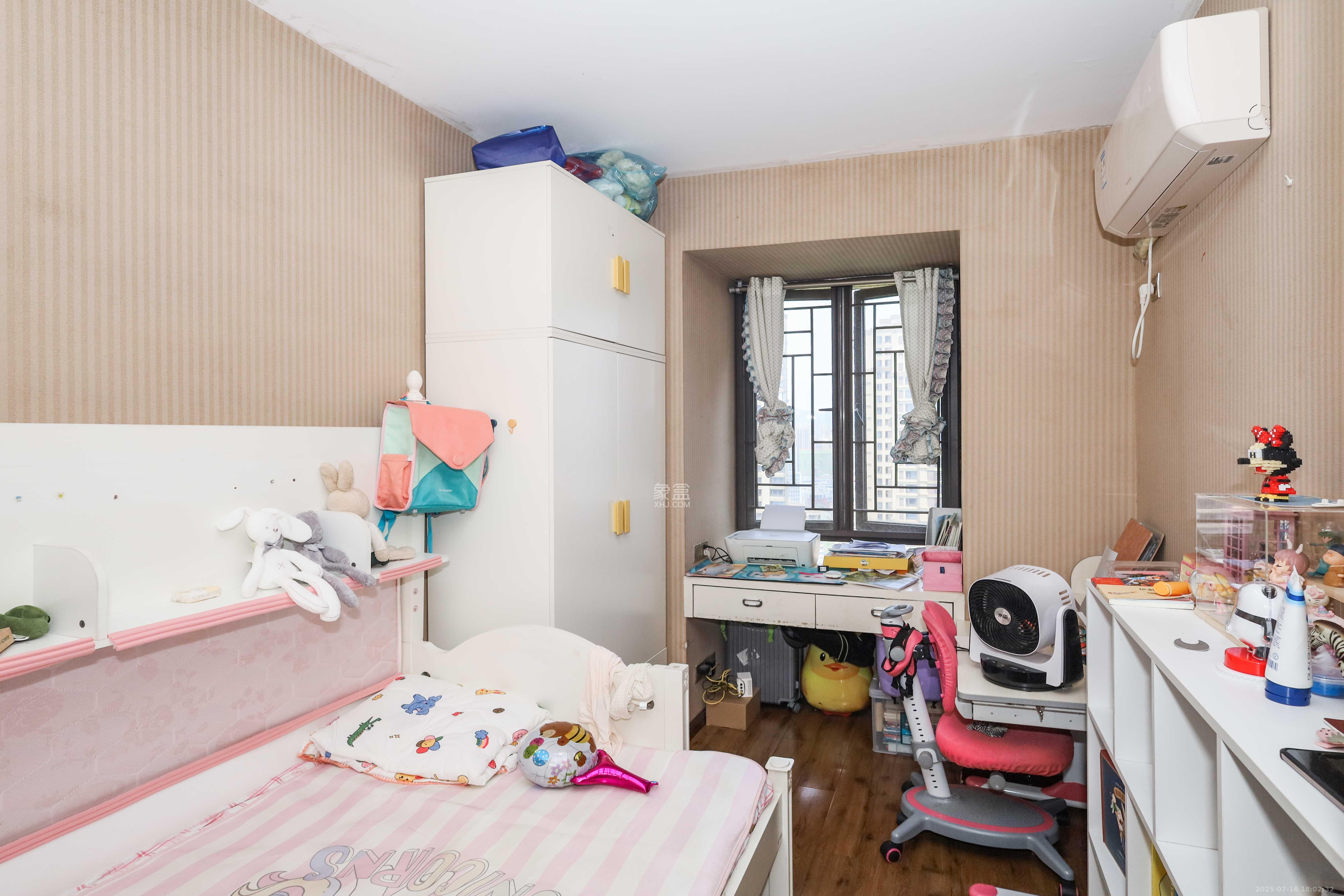 保利麓谷林语F区 3室2厅1卫 105.0万 保利麓谷林语F区 3室2厅1卫 105.0万卧室