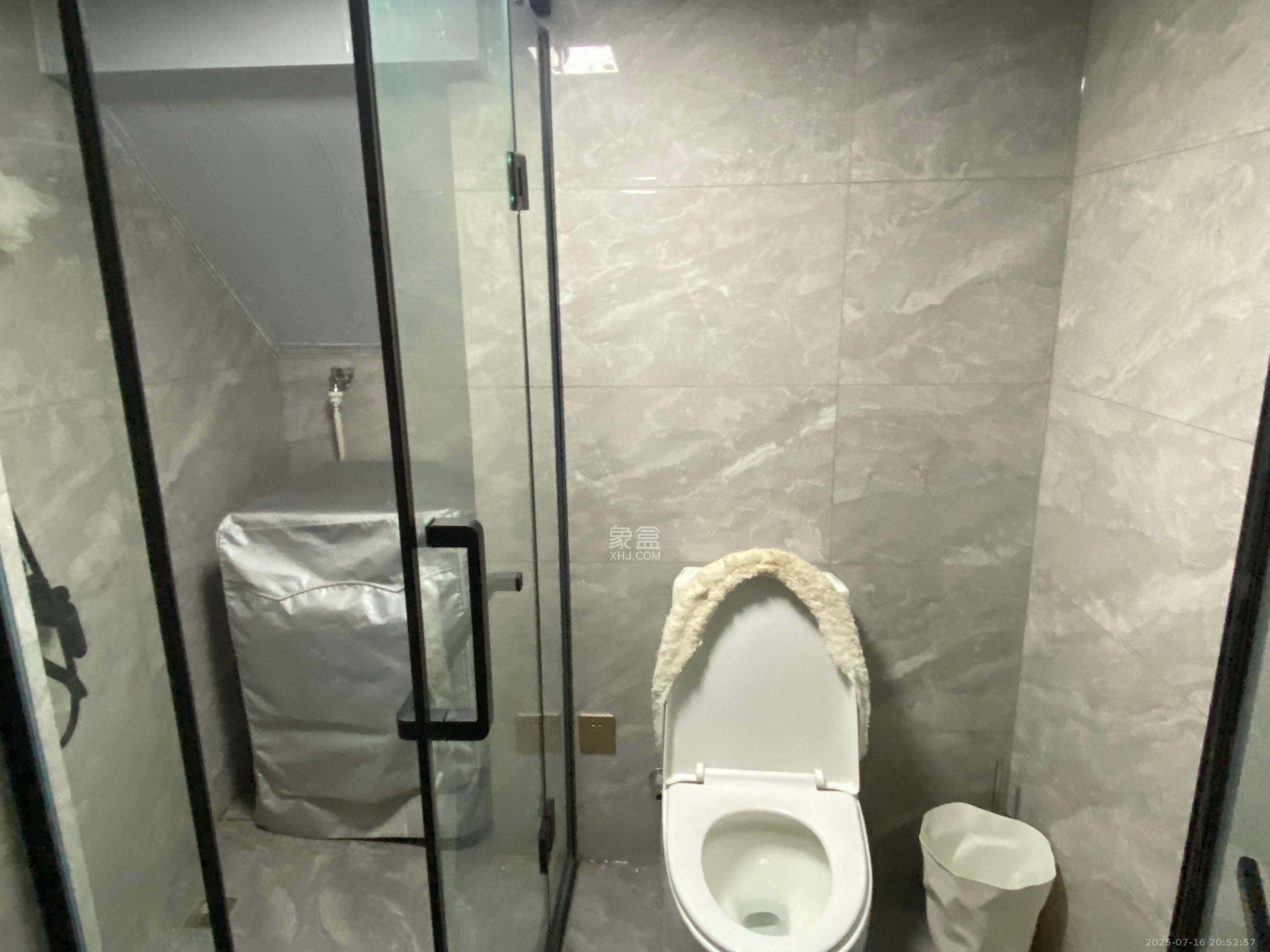 荣盛花语书苑 1室2厅1卫 2700.0元/月 荣盛花语书苑 1室2厅1卫 2700.0元/月室内图