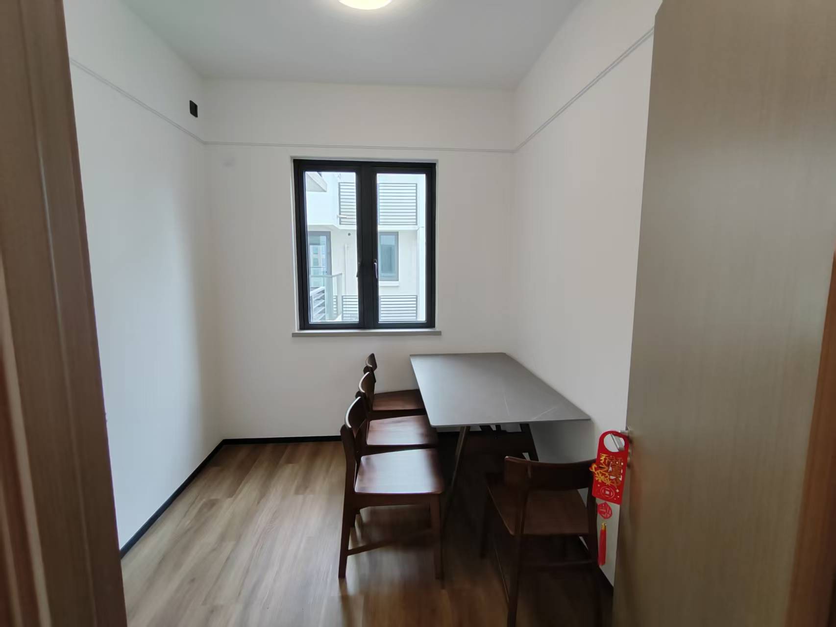 华润中心三期  4室2厅2卫    400.0万 华润中心三期  4室2厅2卫    400.0万客厅