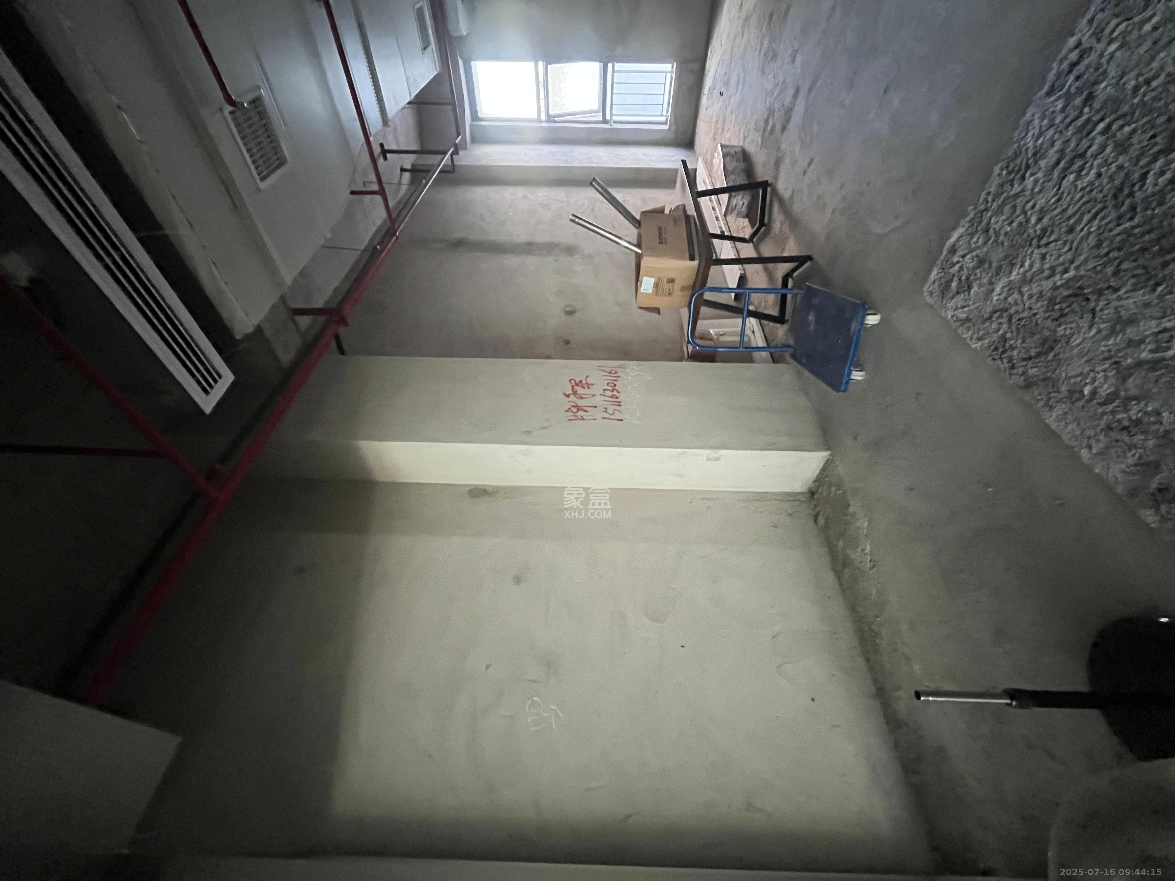 新世界广场   100.0㎡      6000.0元/月室内图