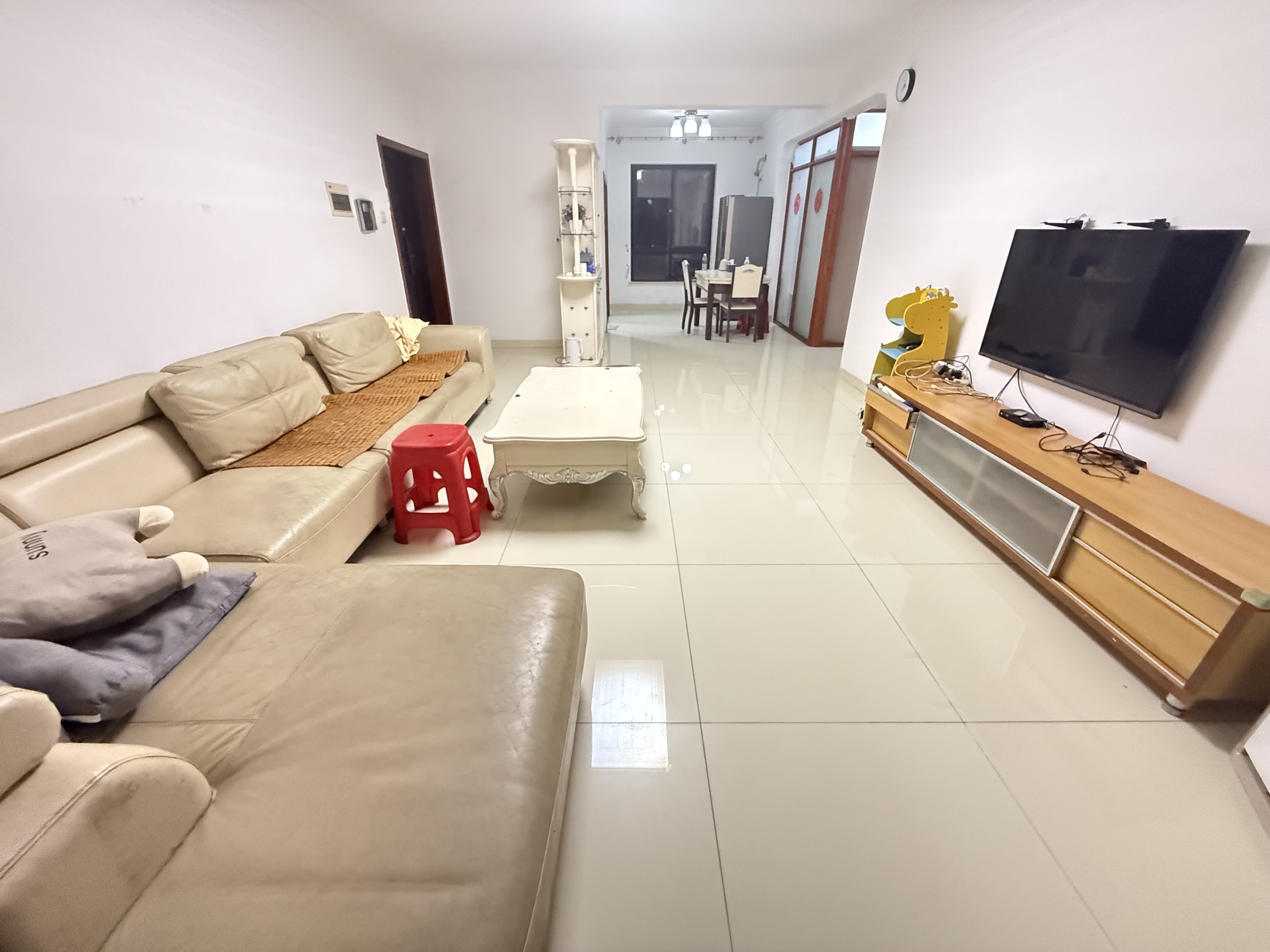 金域湾畔  4室2厅2卫   3600.00元/月室内图