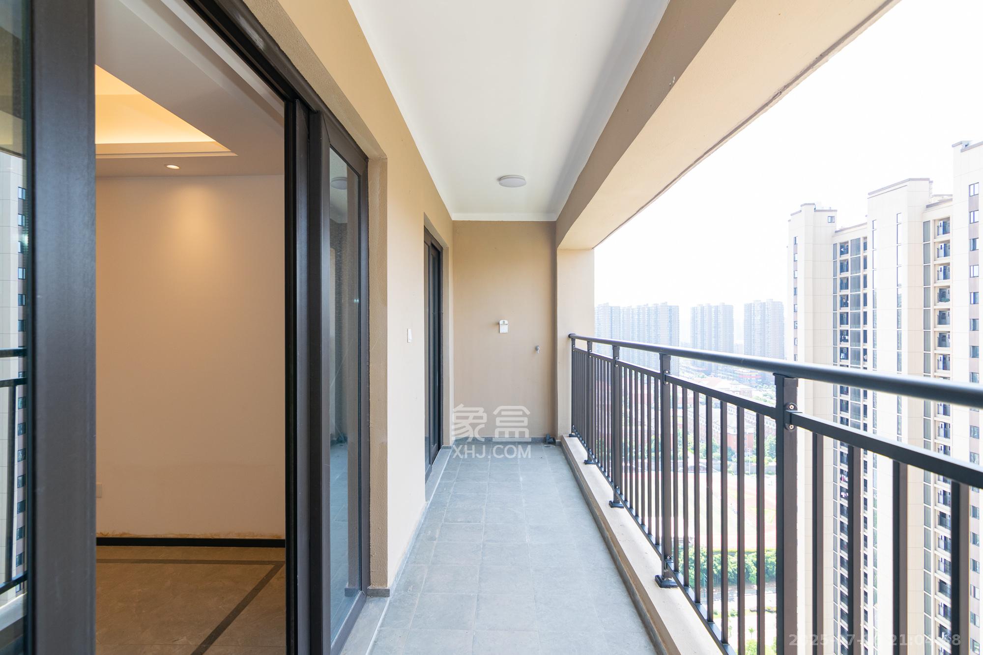 金辉优步学府  4室2厅2卫    103.0万 金辉优步学府  4室2厅2卫    103.0万阳台