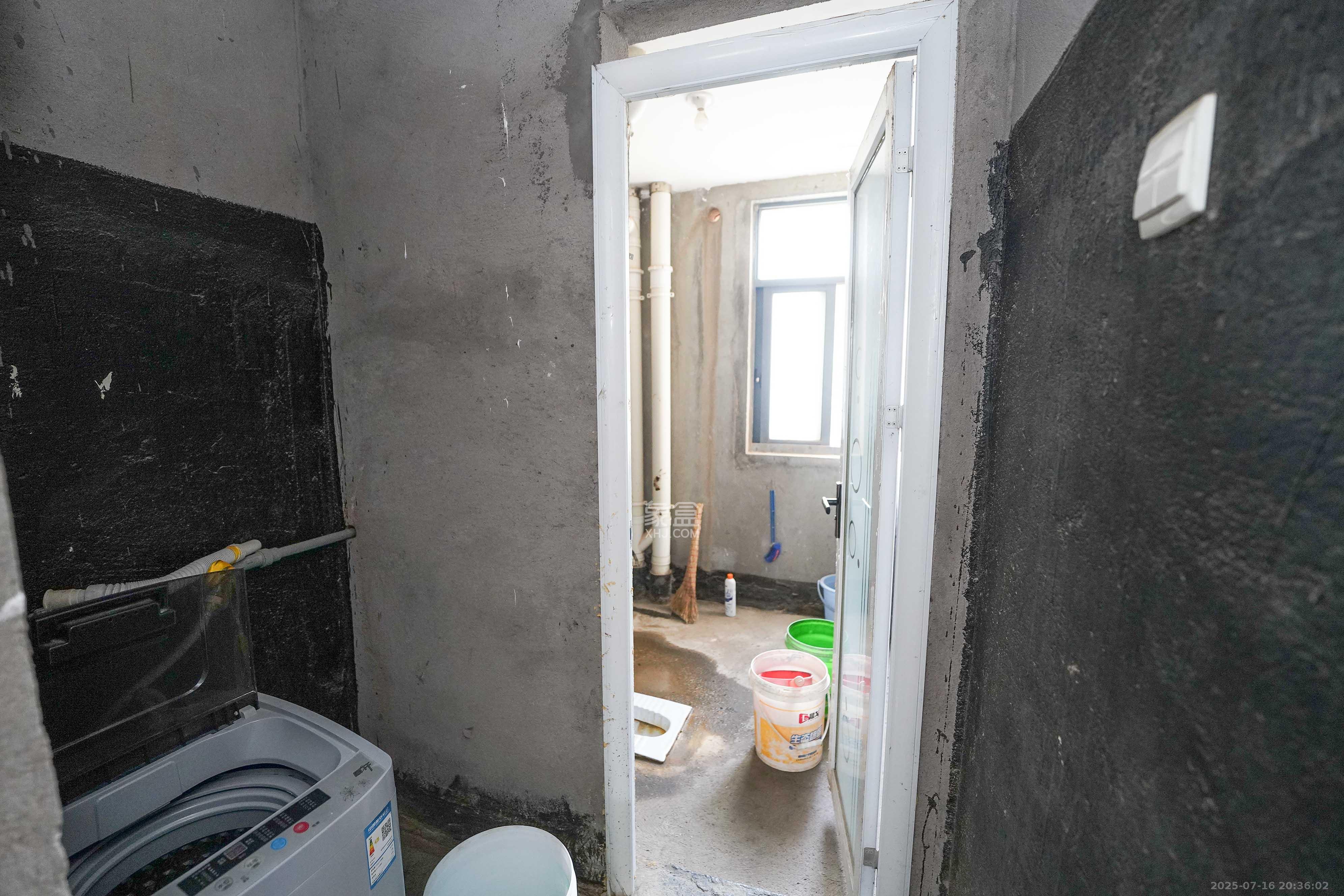 五矿格澜郡  3室2厅2卫    85.0万 五矿格澜郡  3室2厅2卫    85.0万卫生间