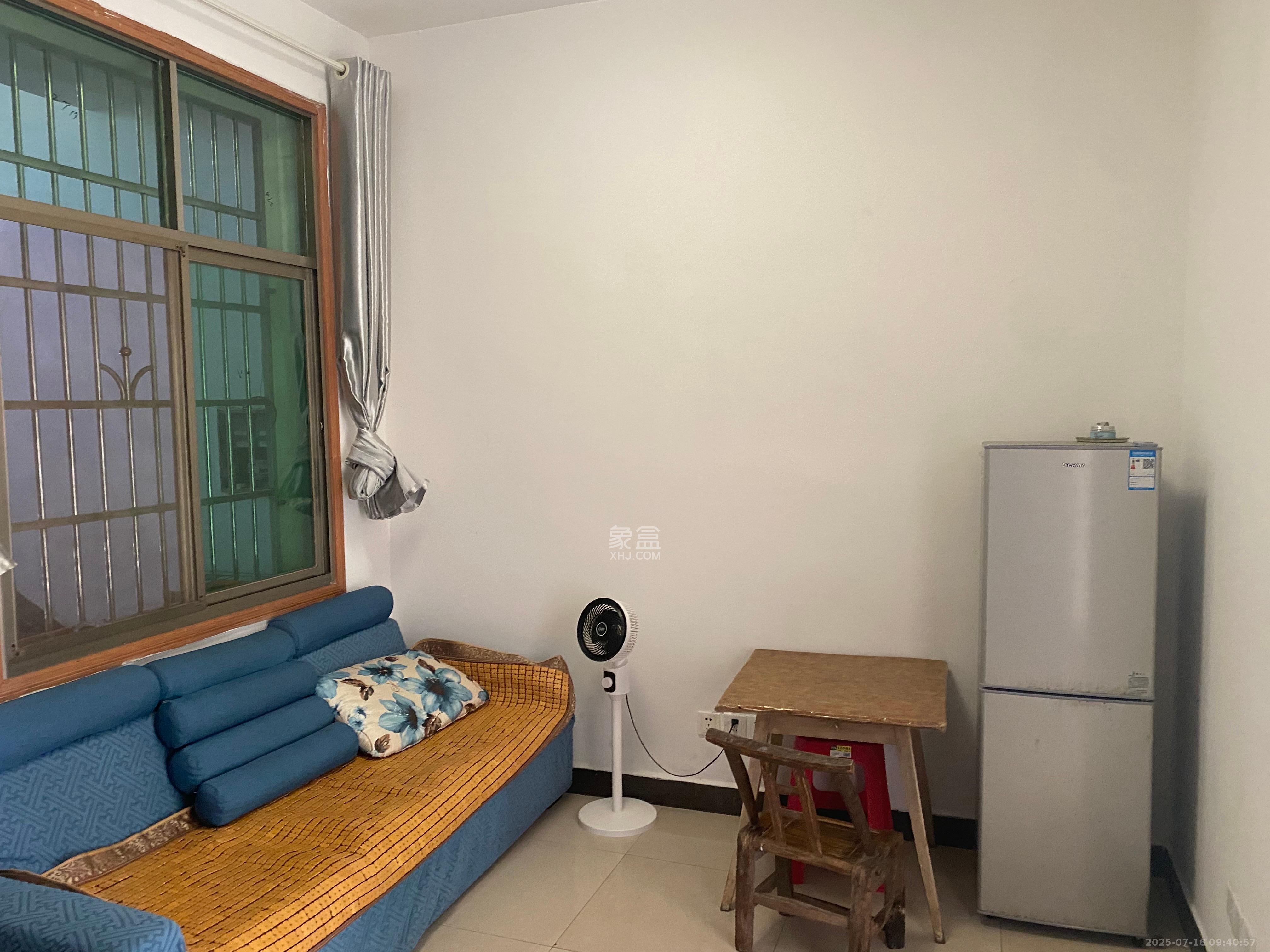 黄荆小区  2室2厅1卫    1500.0元/月 黄荆小区  2室2厅1卫    1500.0元/月