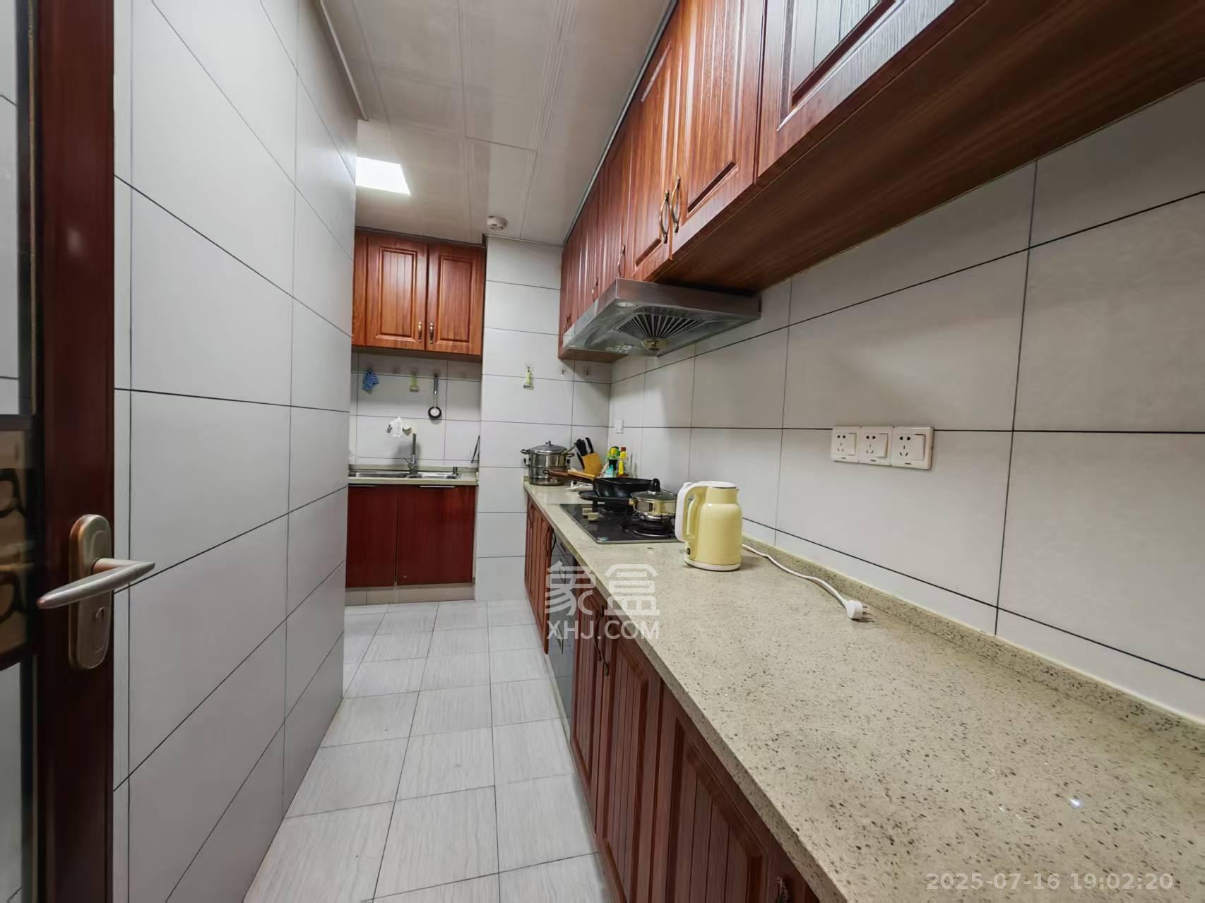 金茂梅溪湖  3室2厅1卫    3500.0元/月 金茂梅溪湖  3室2厅1卫    3500.0元/月室内图