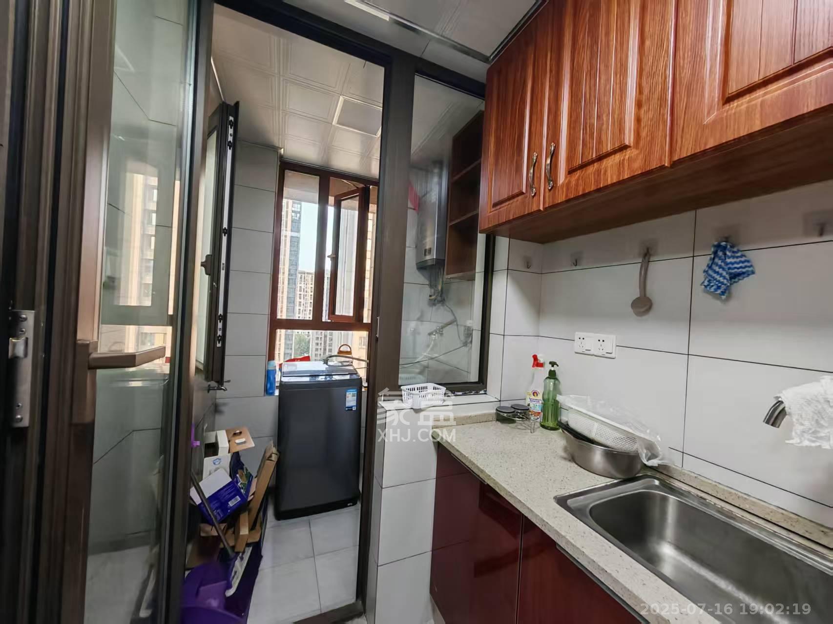 金茂梅溪湖  3室2厅1卫    3500.0元/月 金茂梅溪湖  3室2厅1卫    3500.0元/月室内图